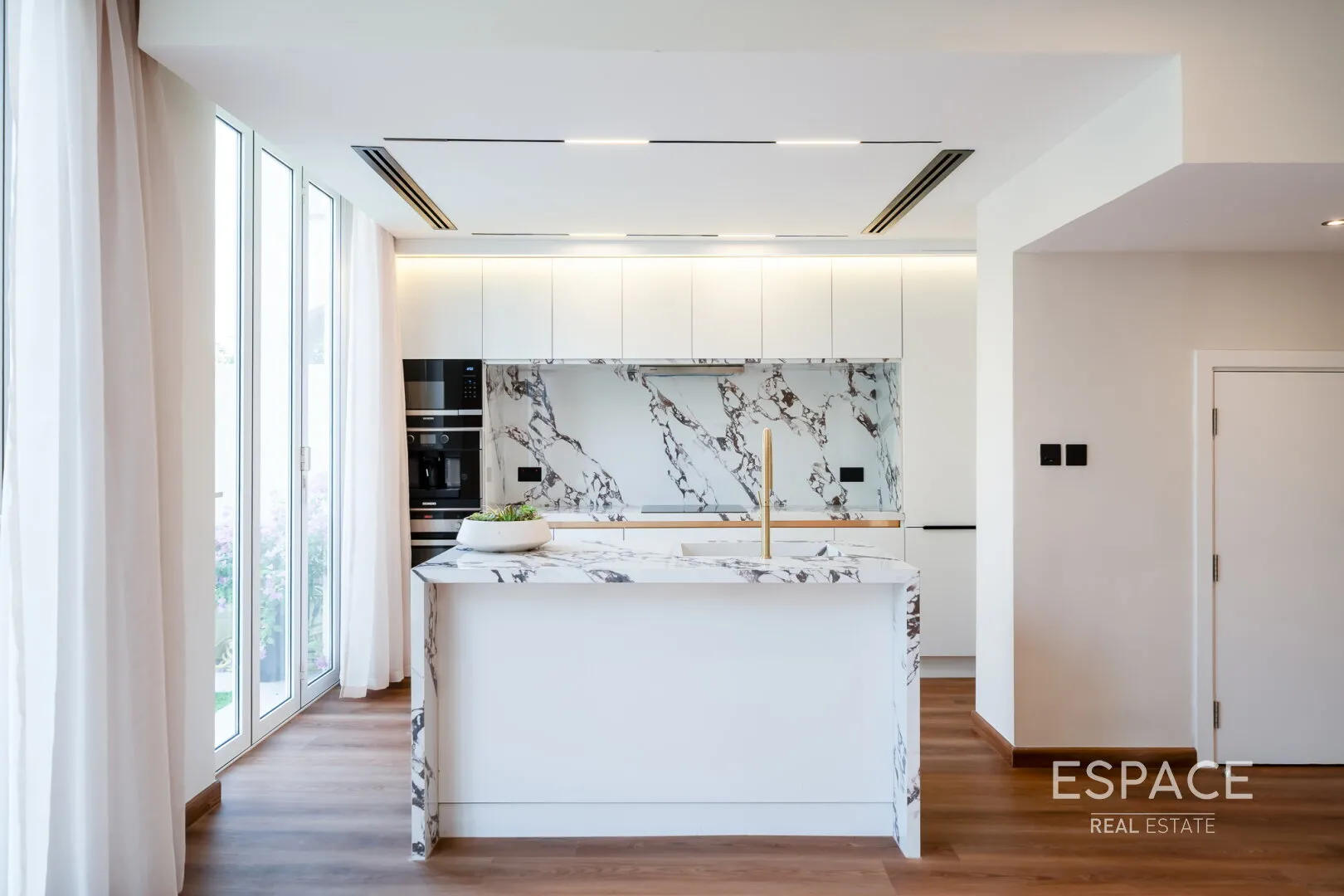 single static gallery