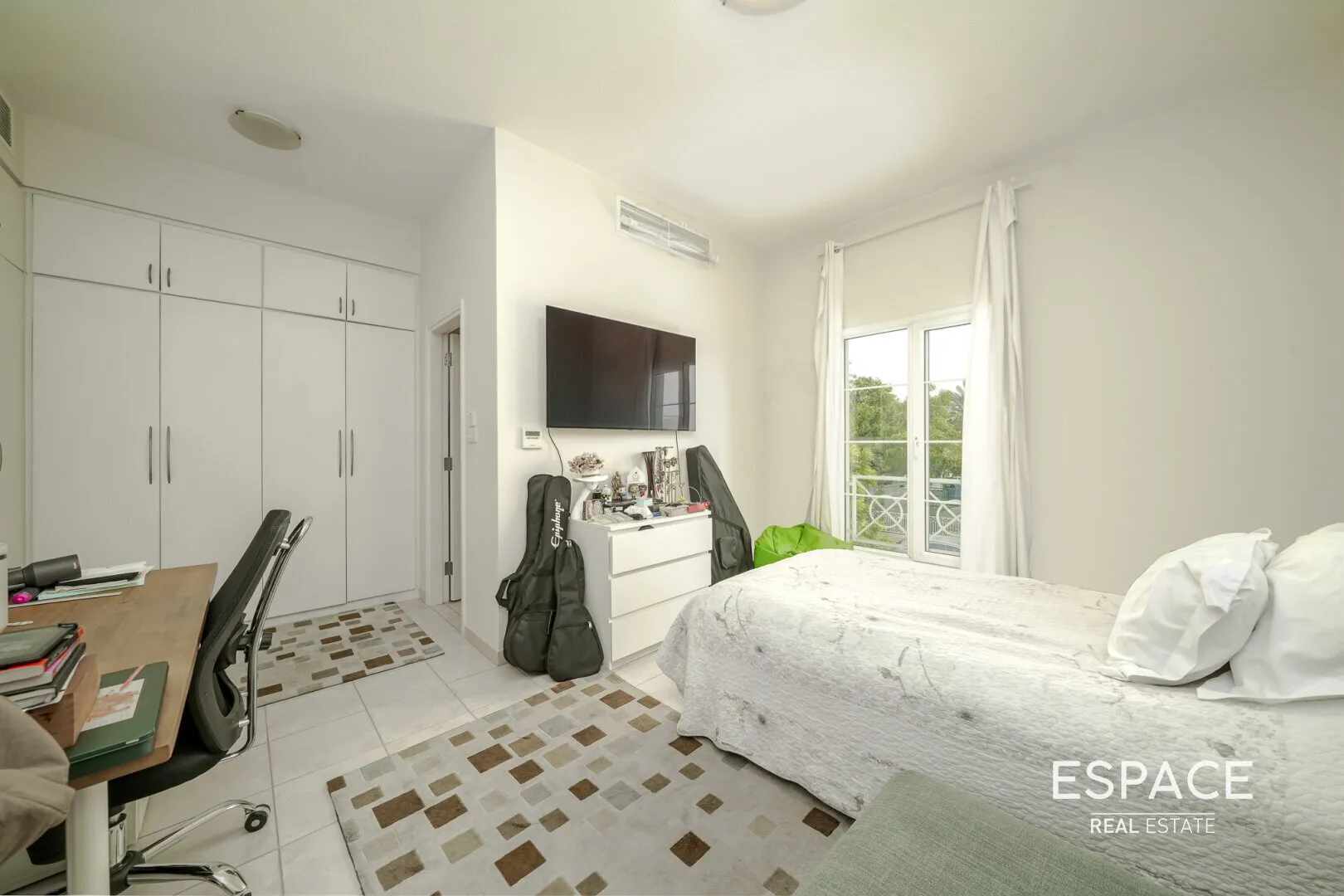 PropertiesGalleryCamera