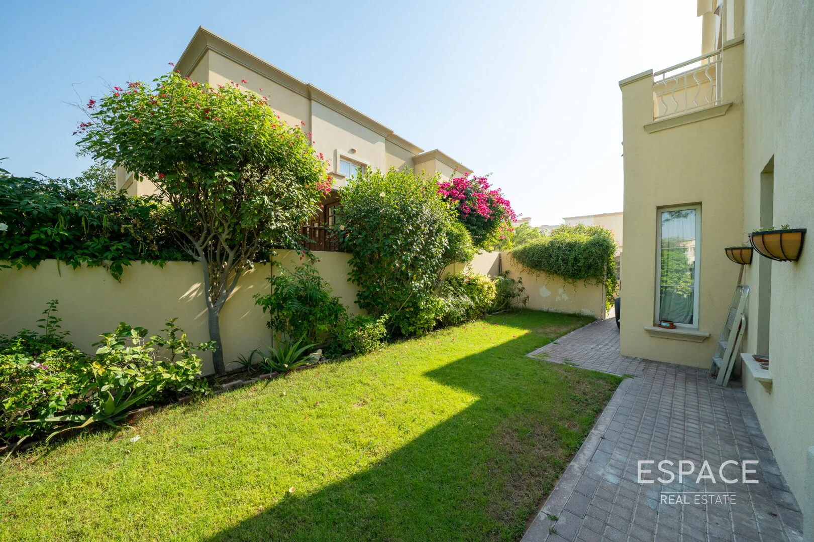 PropertiesGalleryCamera