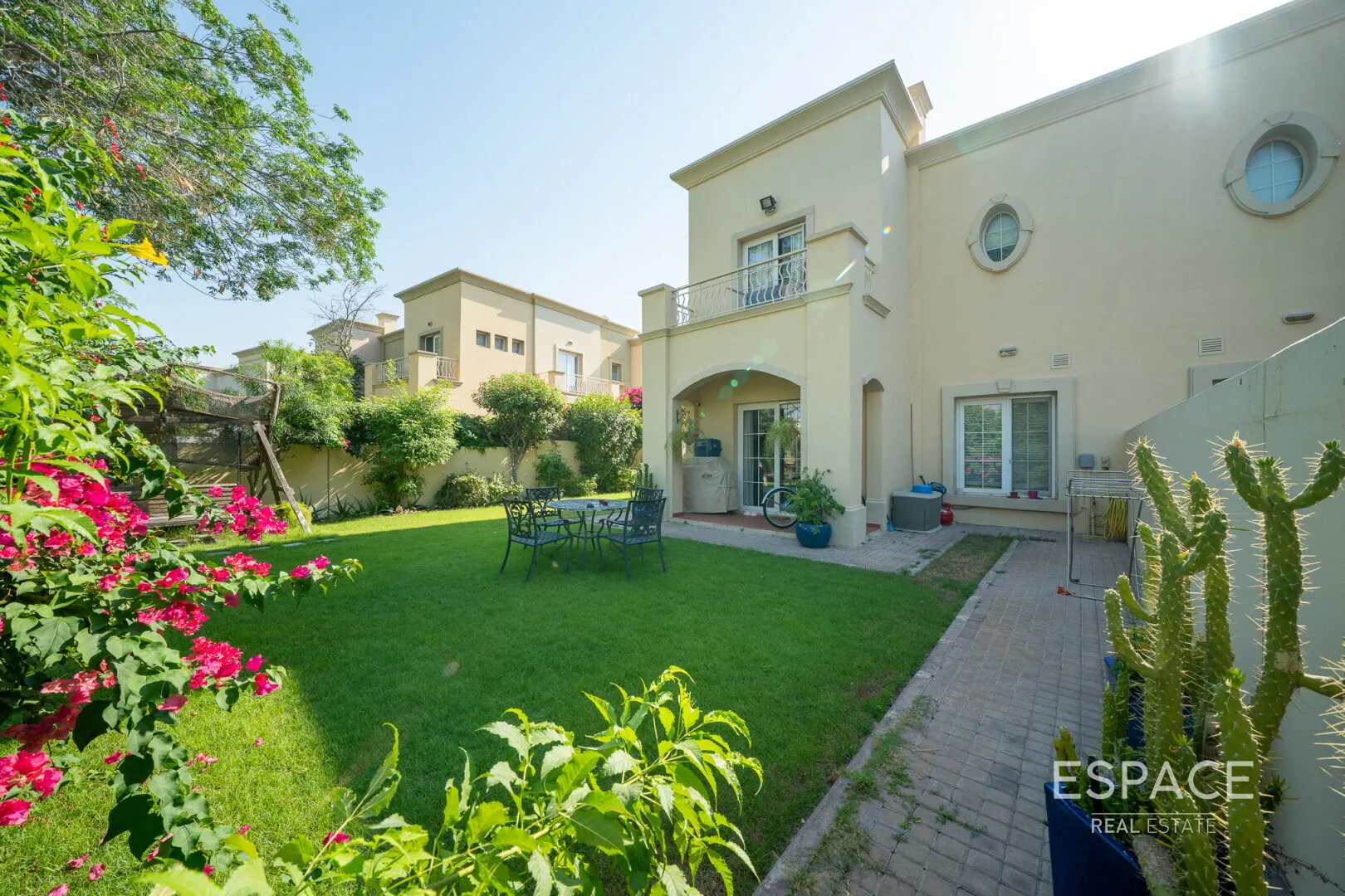PropertiesGalleryCamera