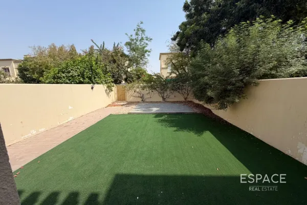 Springs 15, Springs, Dubai - Espace