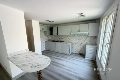 Springs 15, Springs, Dubai - Espace