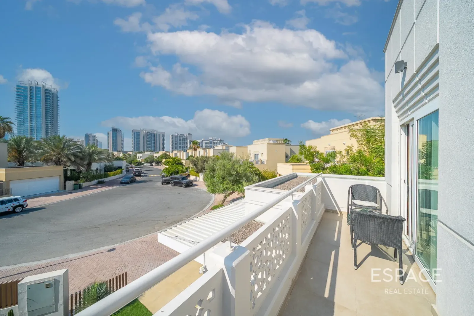 PropertiesGalleryCamera