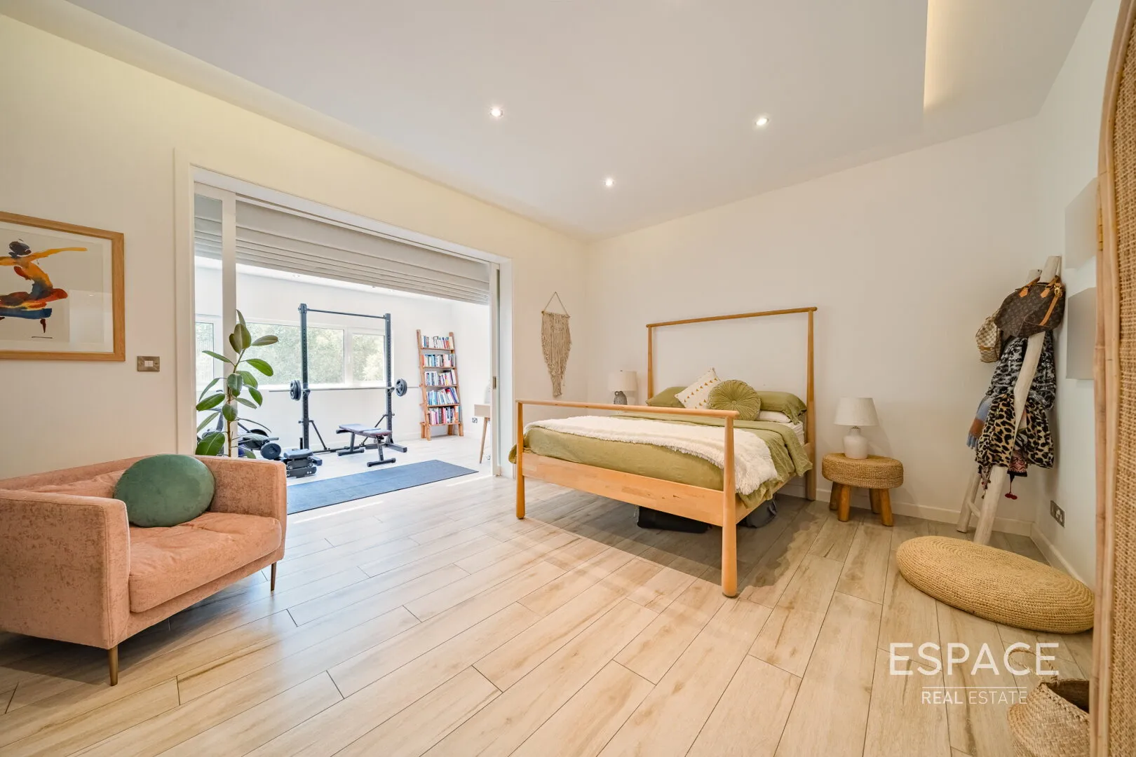 PropertiesGalleryCamera
