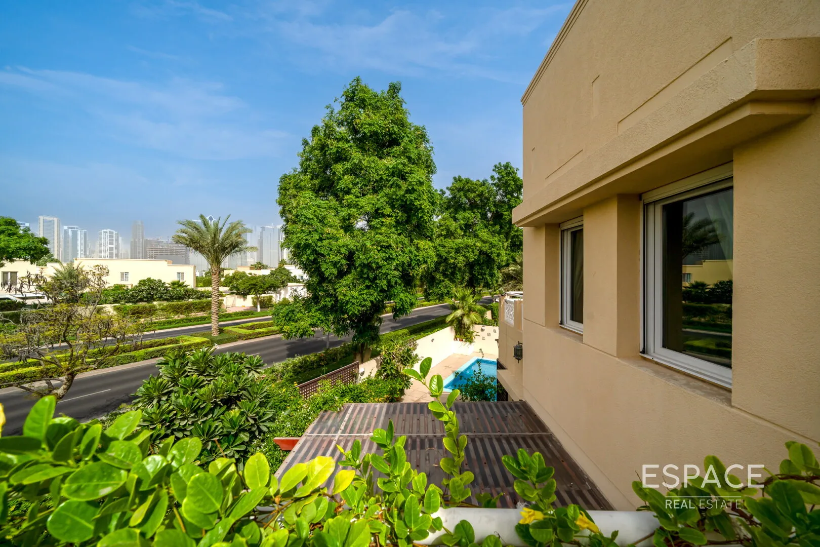 PropertiesGalleryCamera