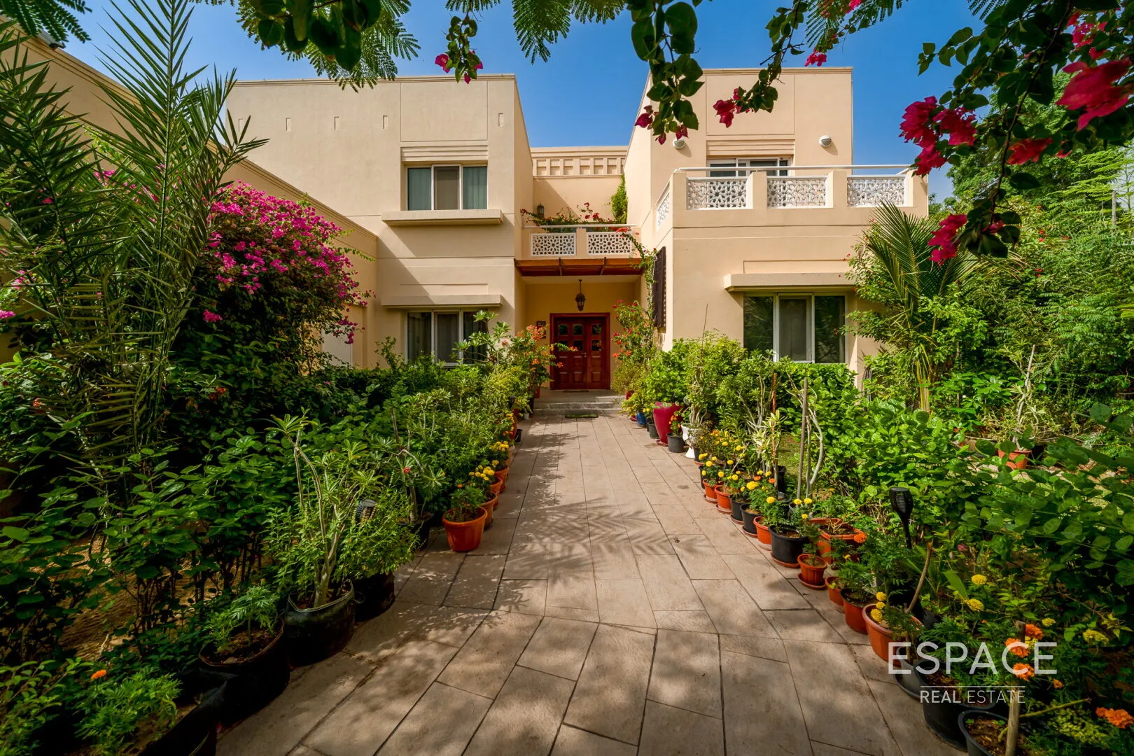 PropertiesGalleryCamera