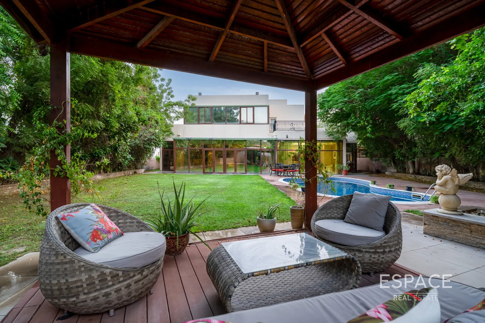 single static gallery