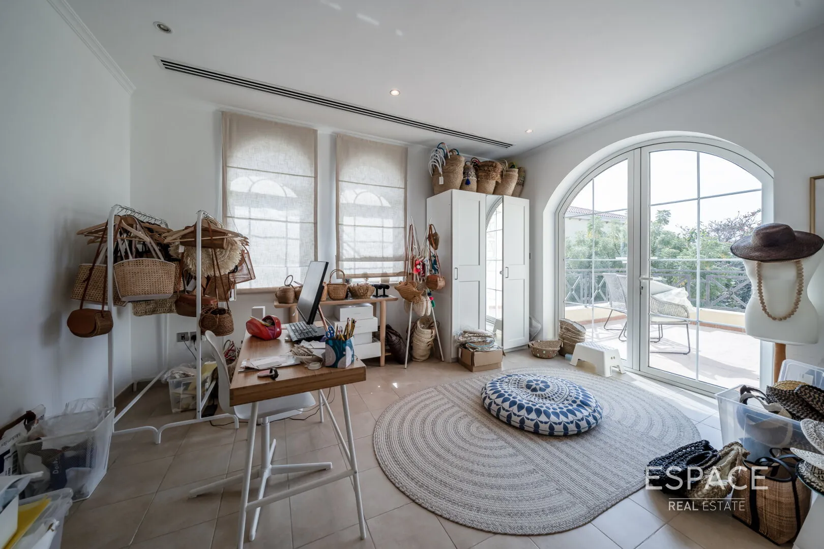 PropertiesGalleryCamera