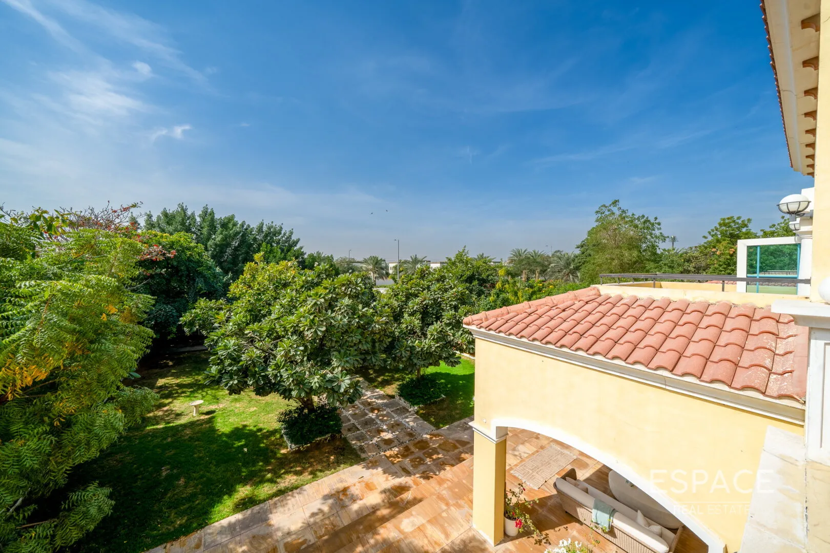 PropertiesGalleryCamera