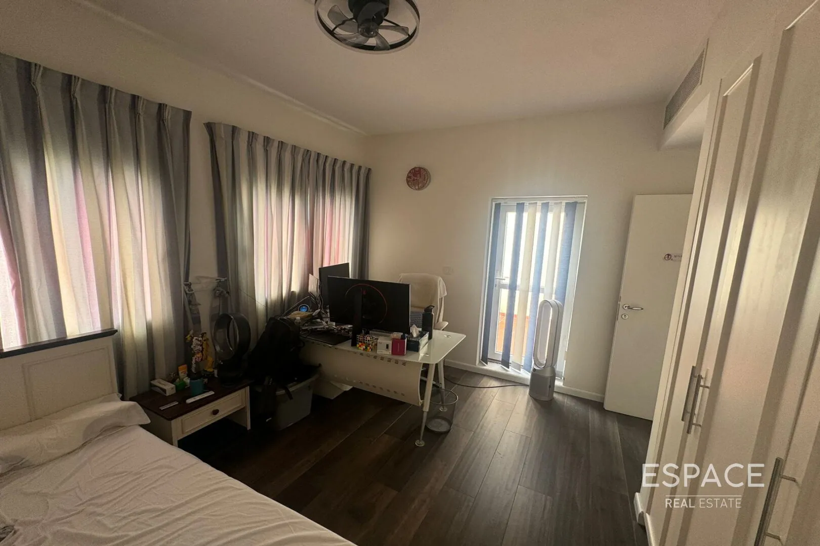 PropertiesGalleryCamera