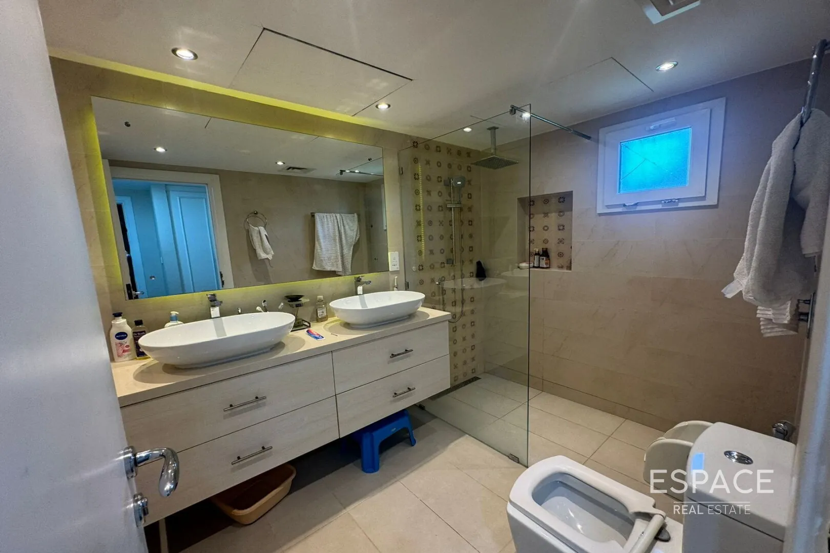 PropertiesGalleryCamera