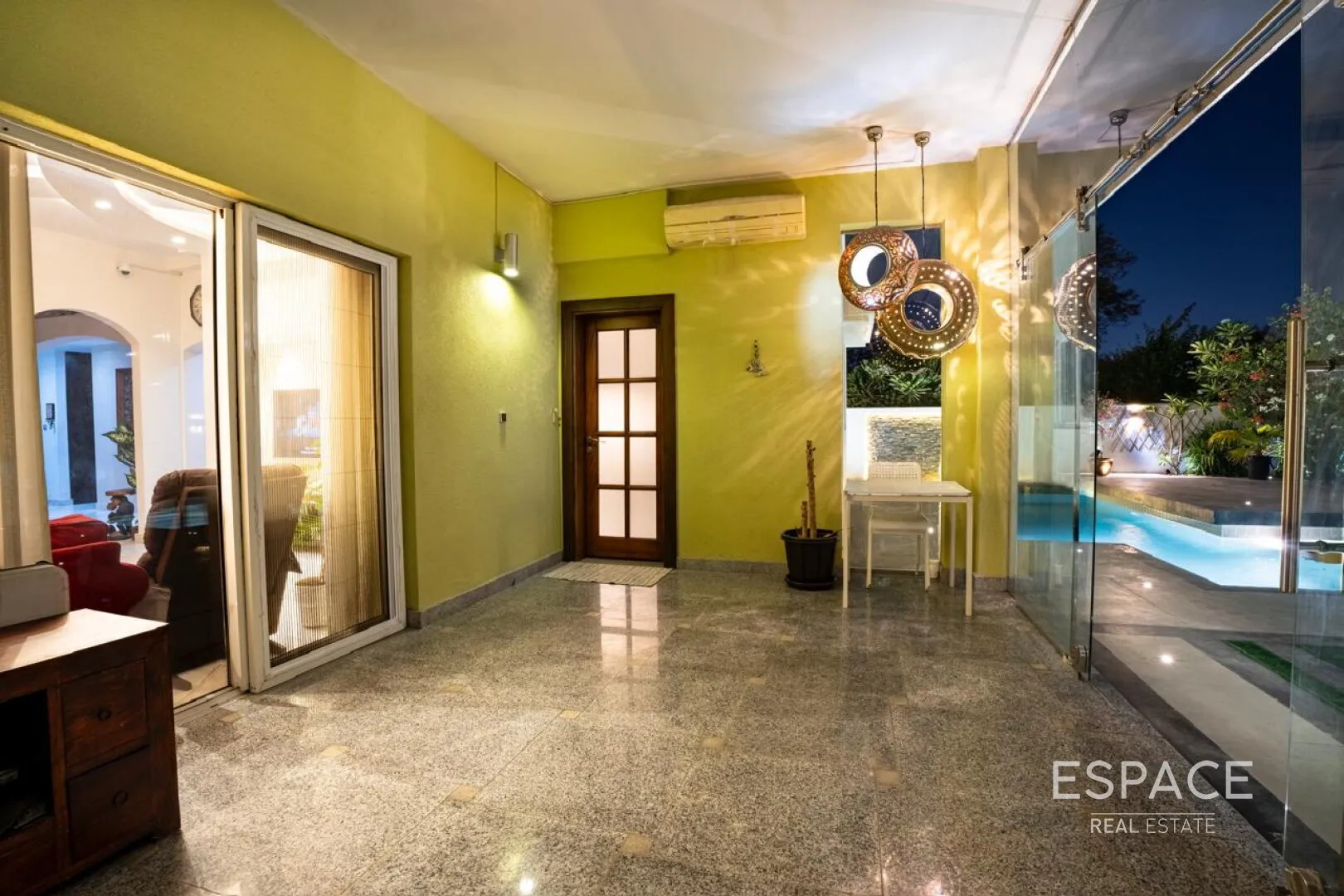 PropertiesGalleryCamera