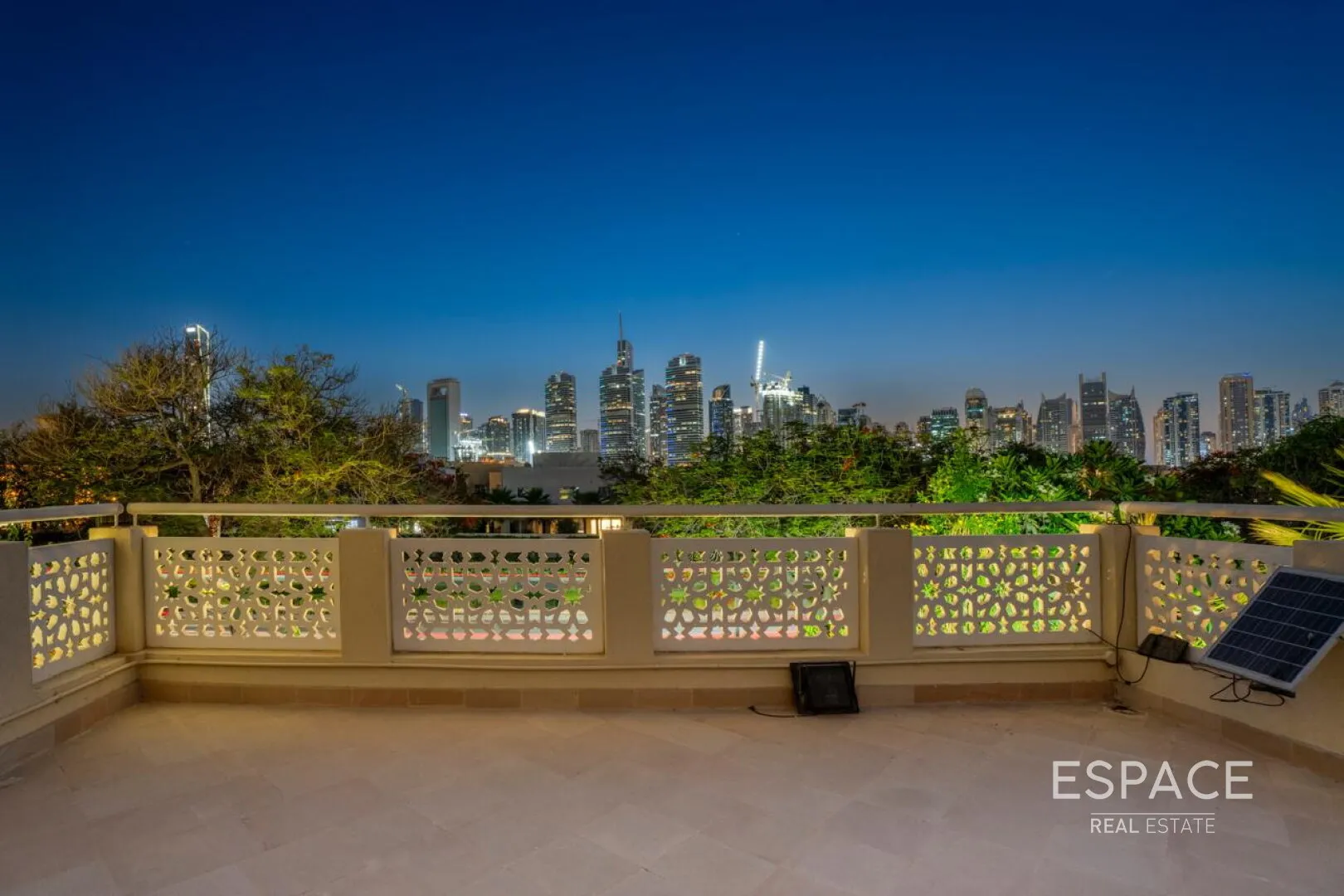 PropertiesGalleryCamera