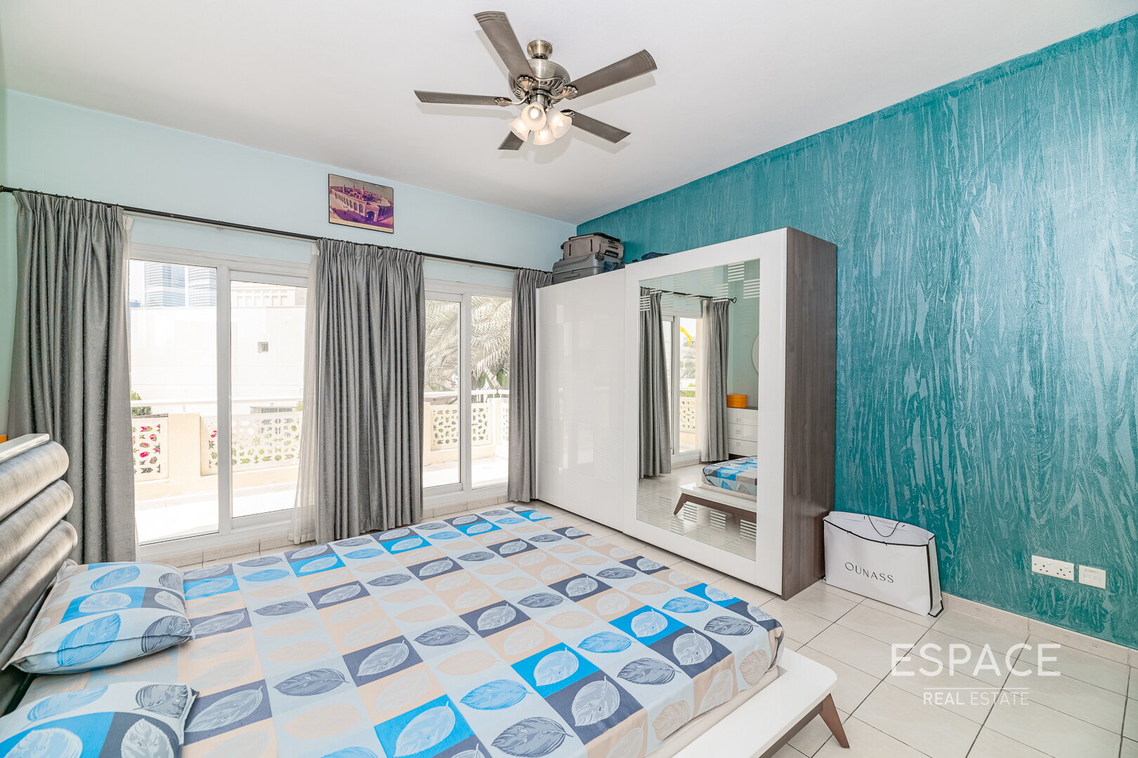 PropertiesGalleryCamera