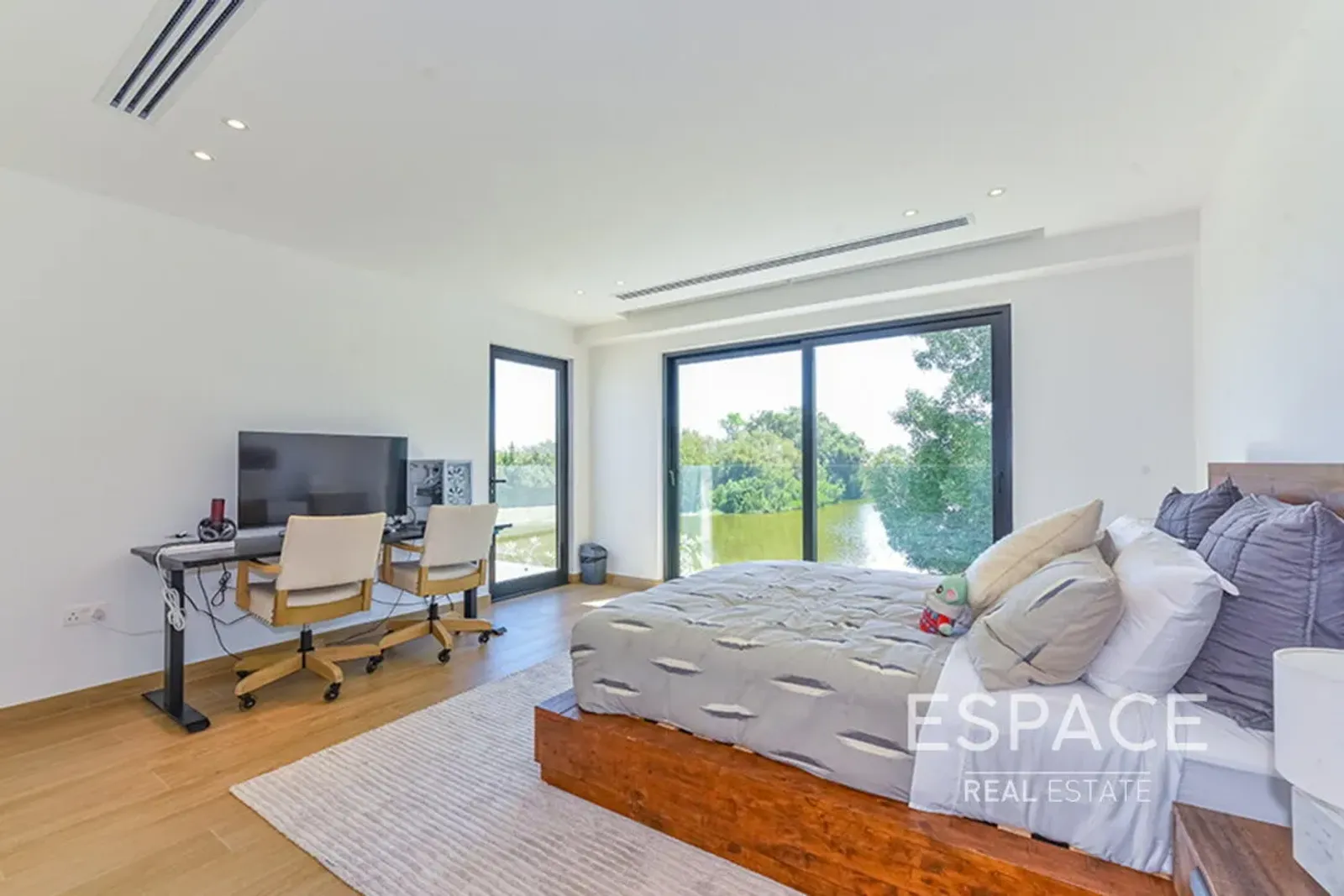 PropertiesGalleryCamera