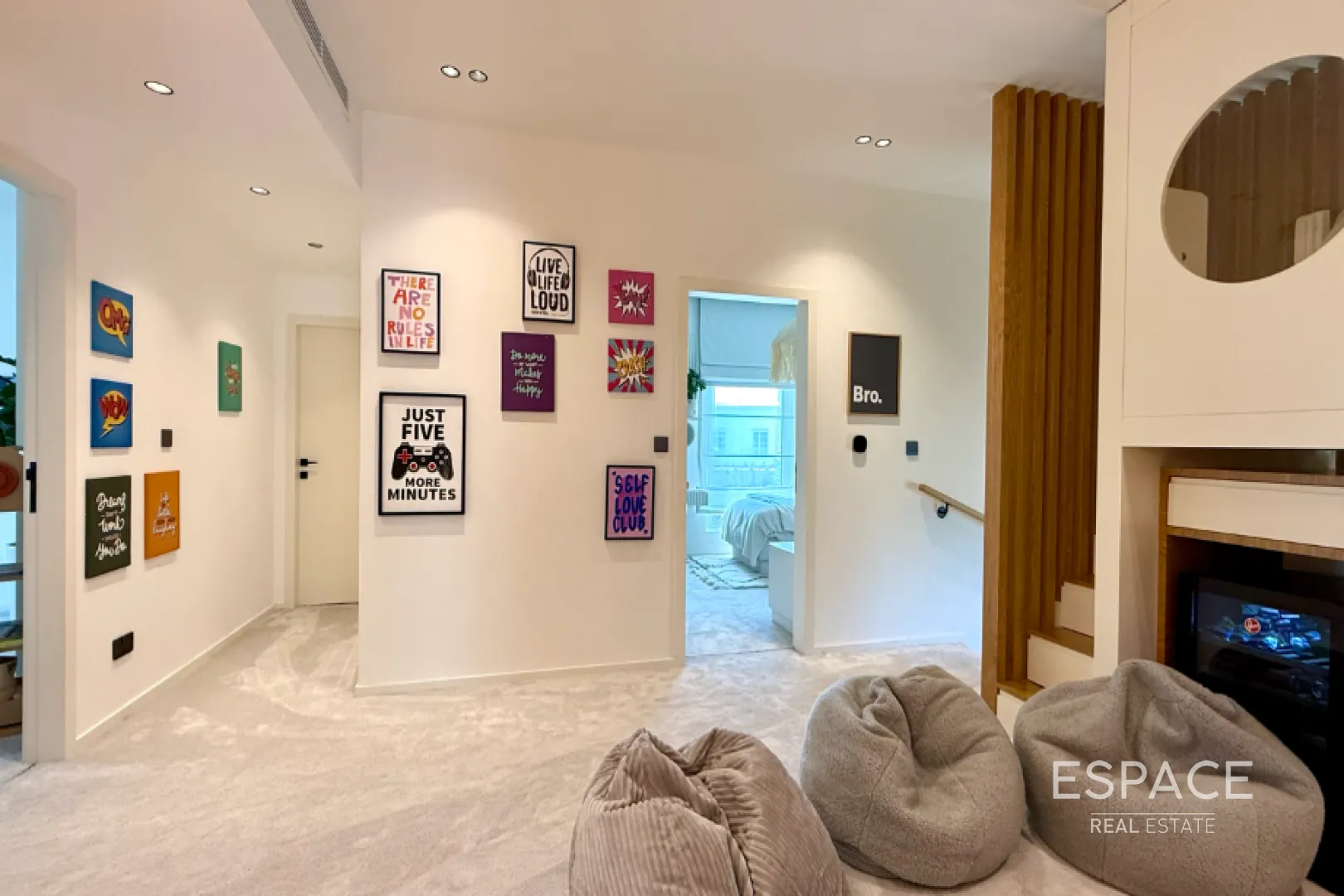 PropertiesGalleryCamera