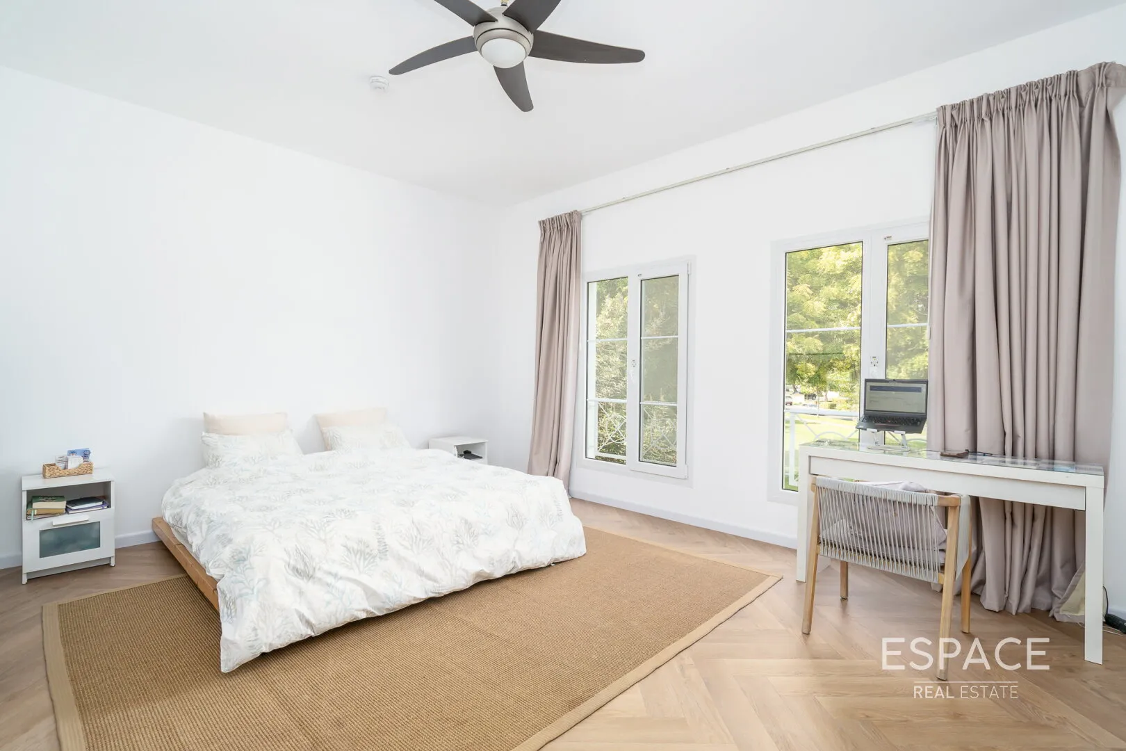 PropertiesGalleryCamera