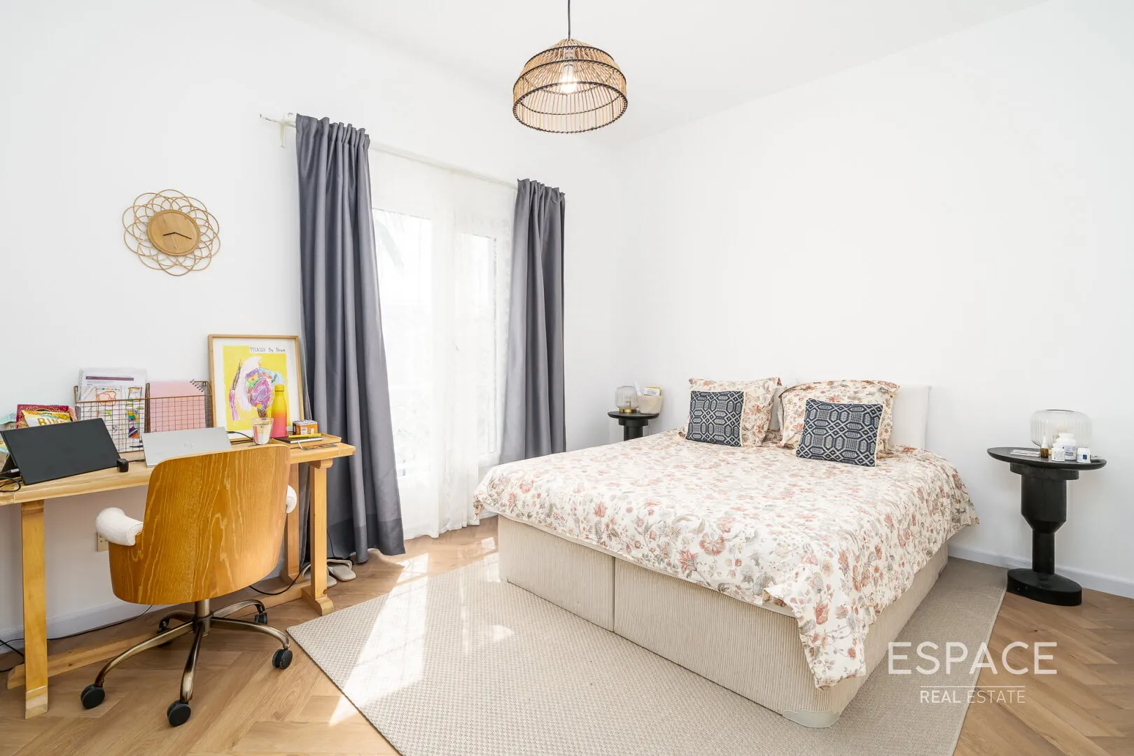 PropertiesGalleryCamera