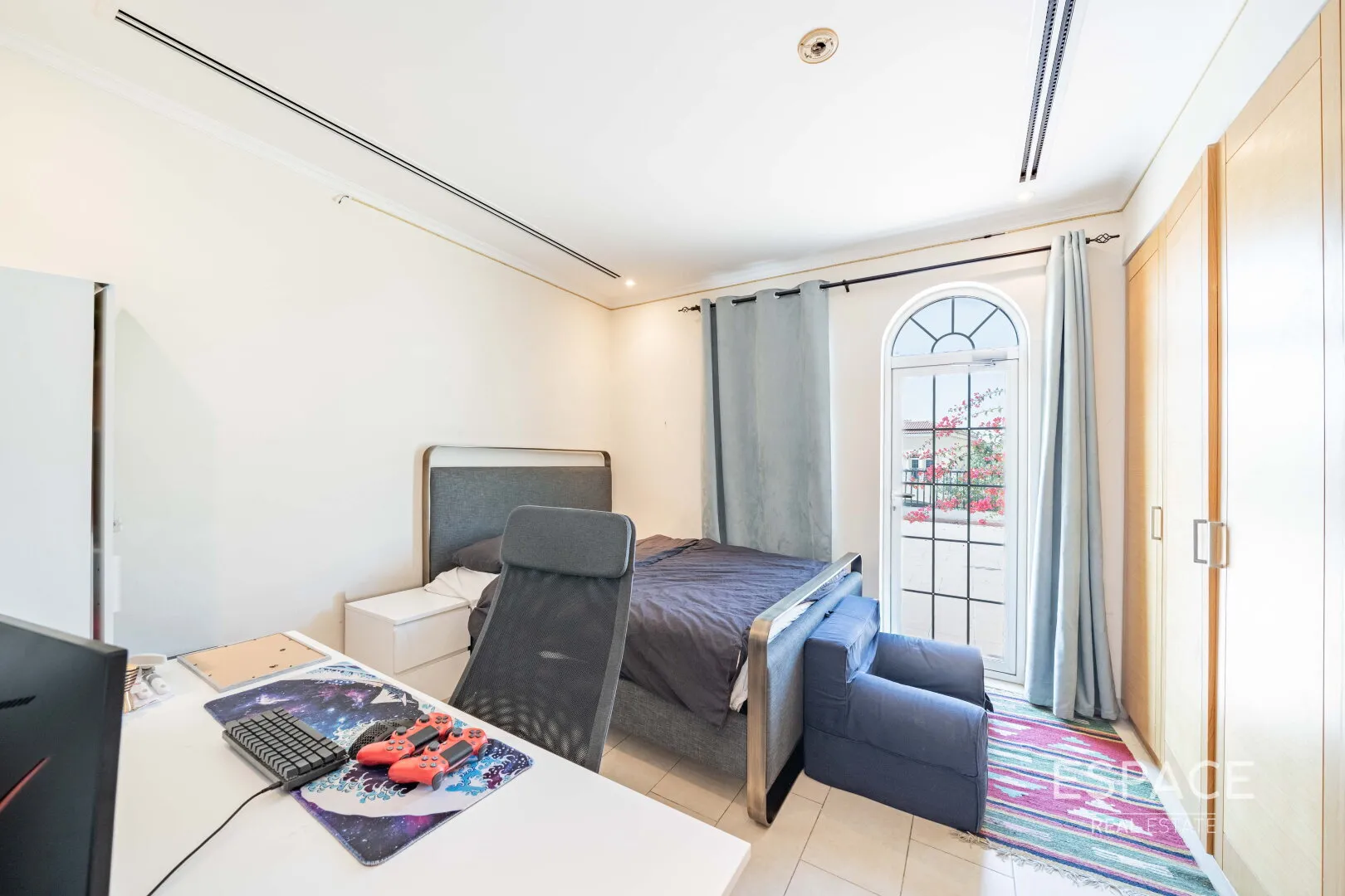 PropertiesGalleryCamera