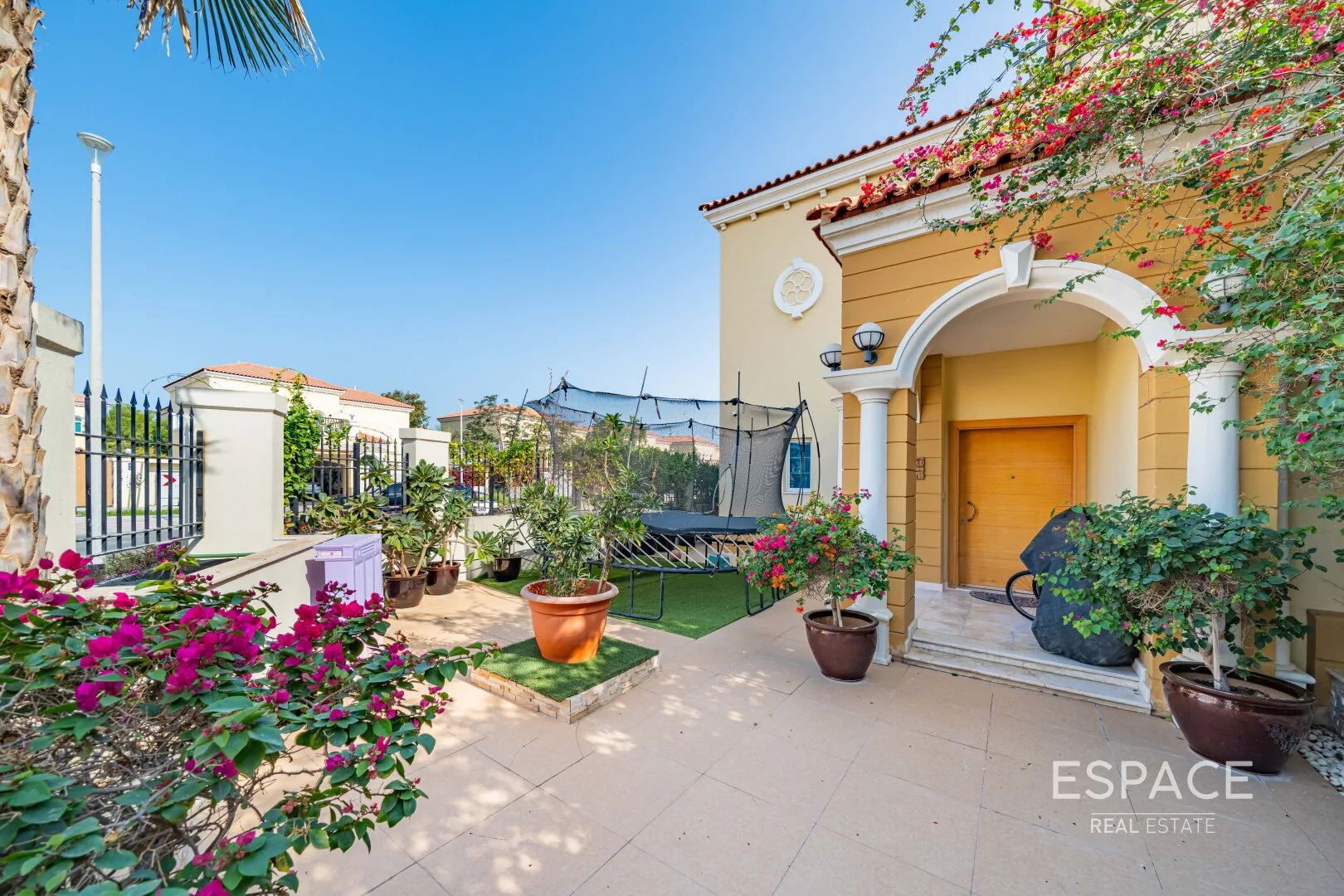 PropertiesGalleryCamera