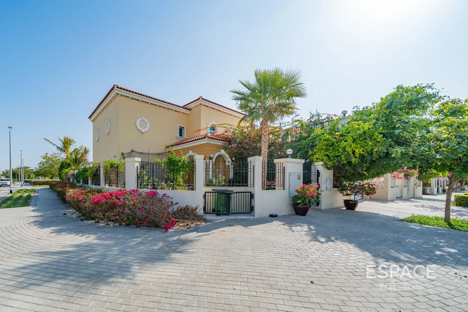 PropertiesGalleryCamera