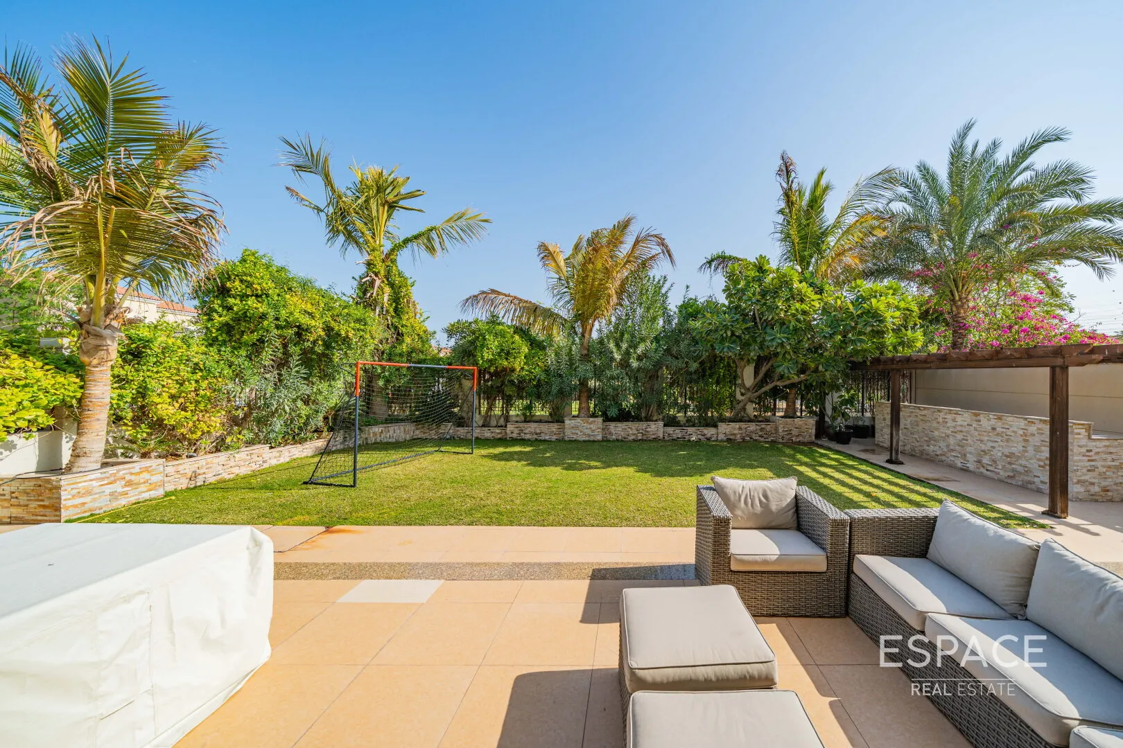 PropertiesGalleryCamera