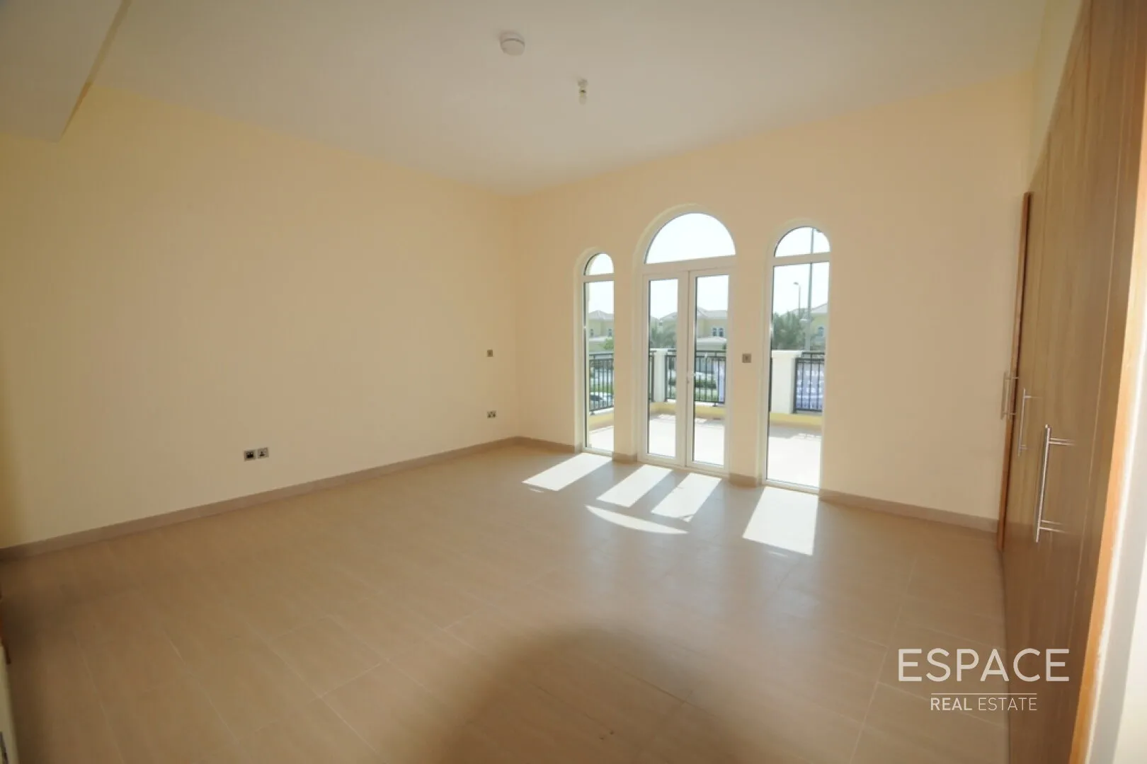 PropertiesGalleryCamera