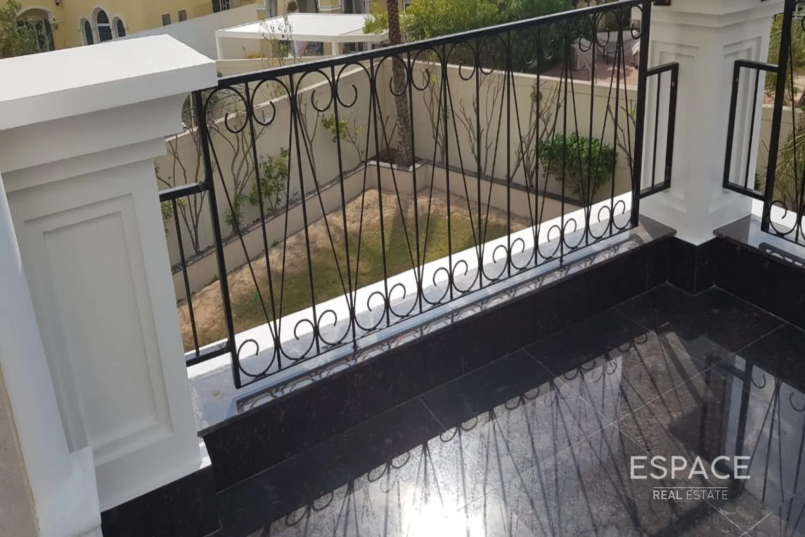 PropertiesGalleryCamera