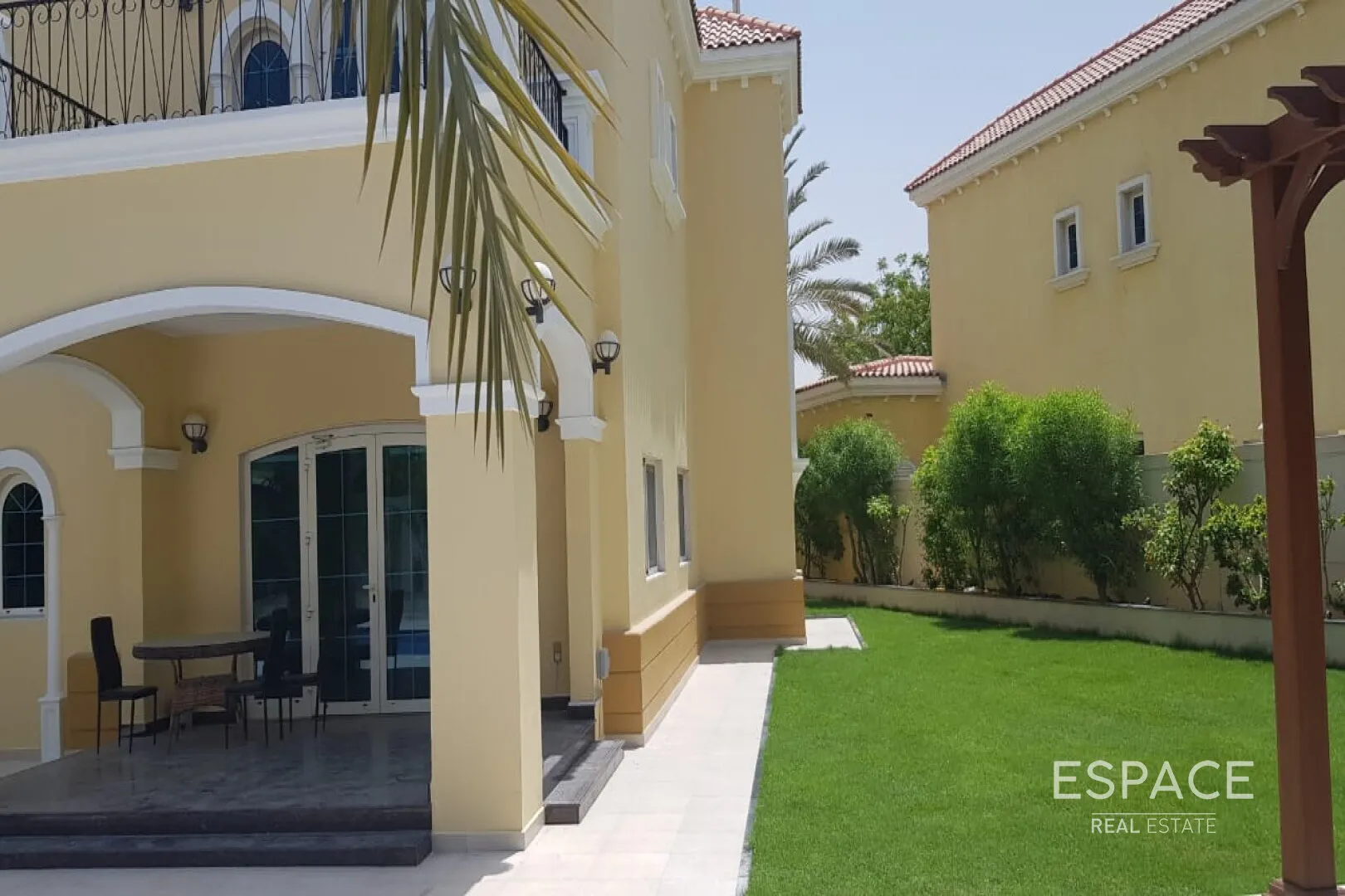 PropertiesGalleryCamera