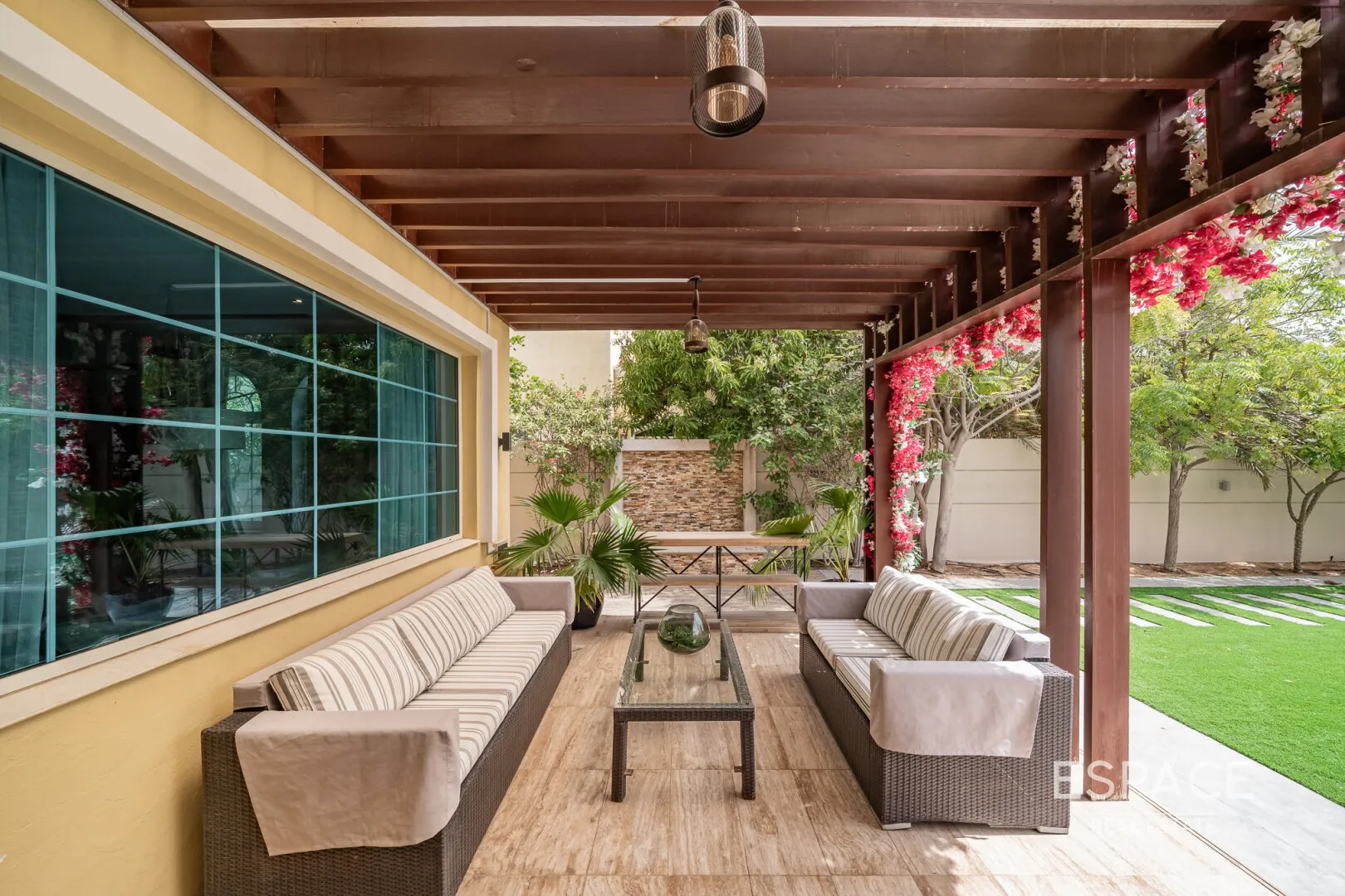 PropertiesGalleryCamera