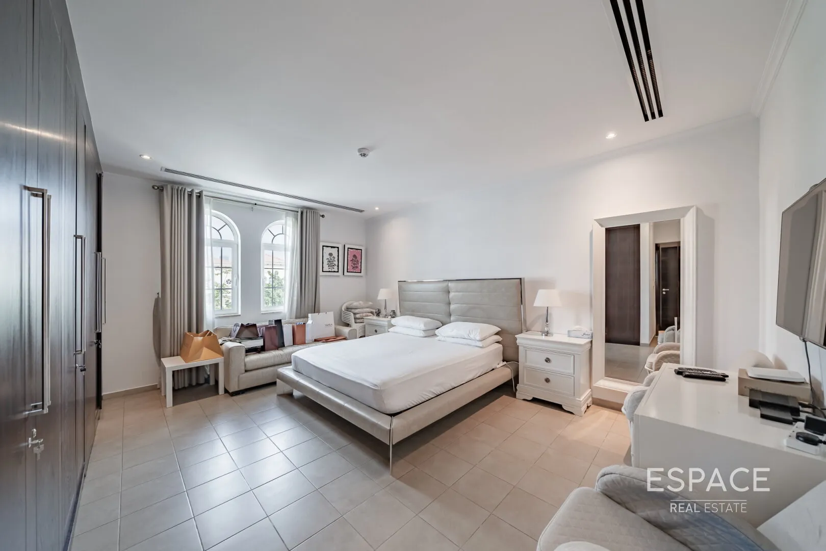 PropertiesGalleryCamera