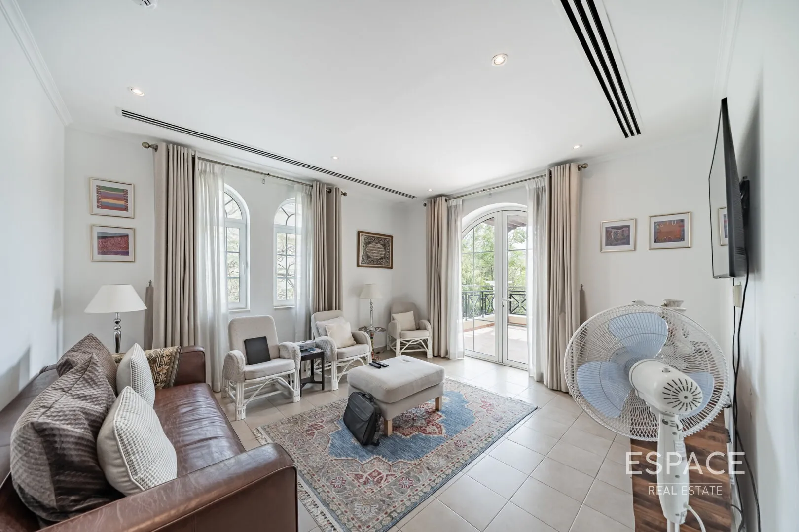 PropertiesGalleryCamera