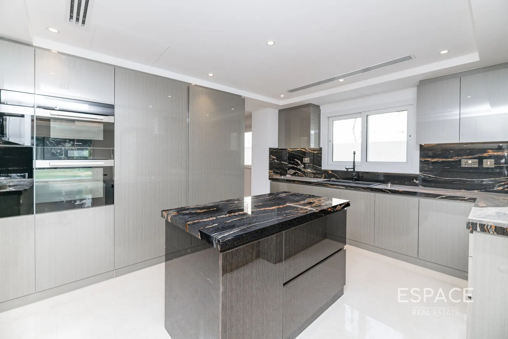 single static gallery