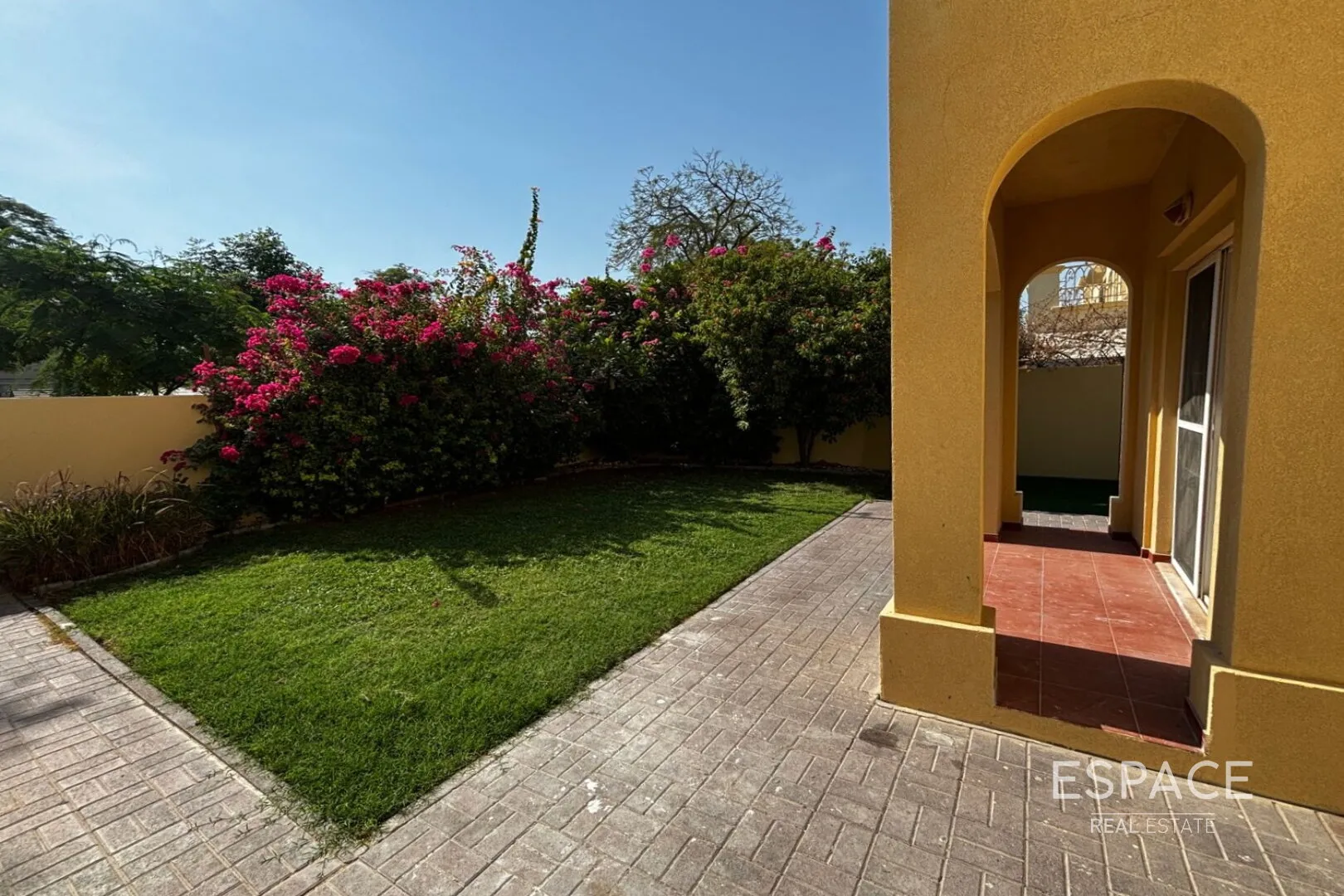 PropertiesGalleryCamera