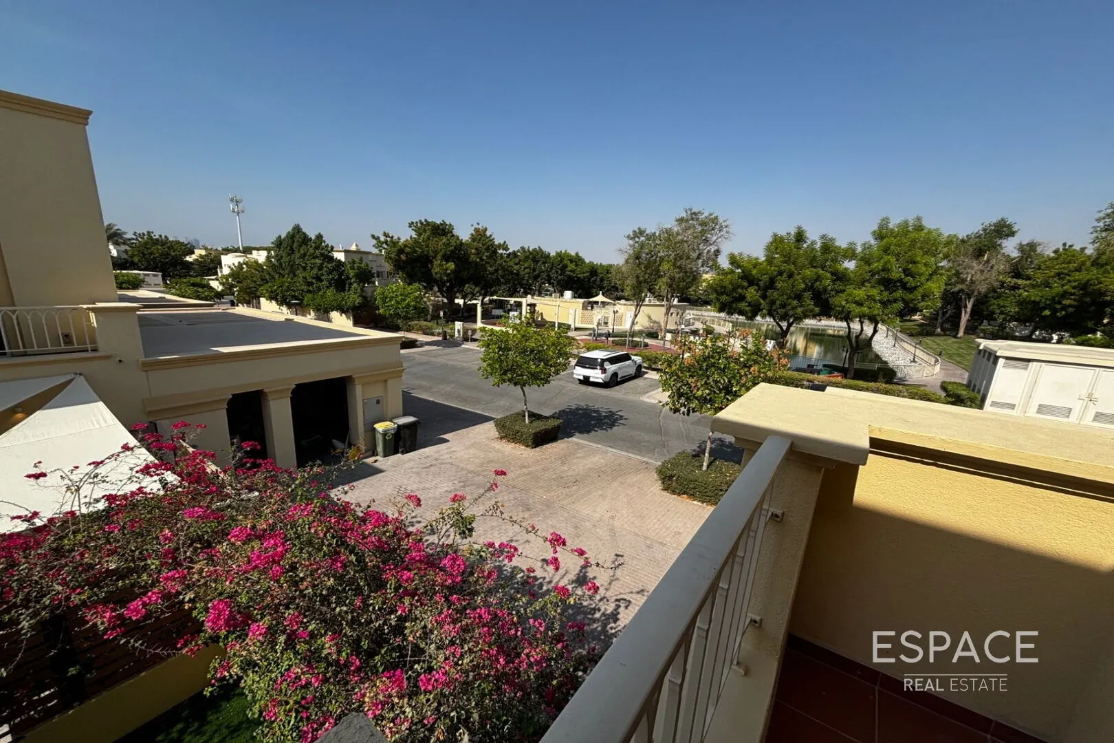 PropertiesGalleryCamera