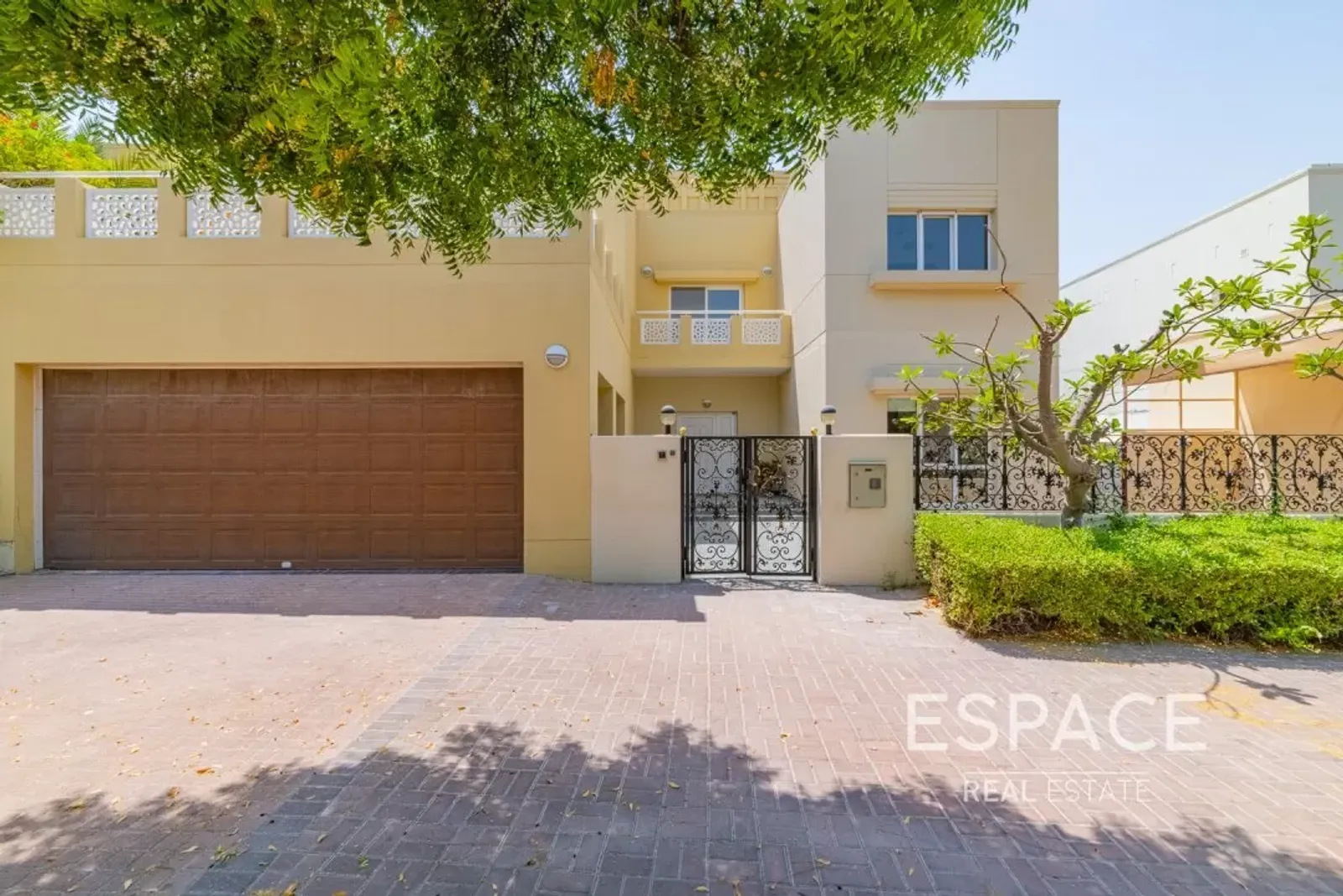 PropertiesGalleryCamera
