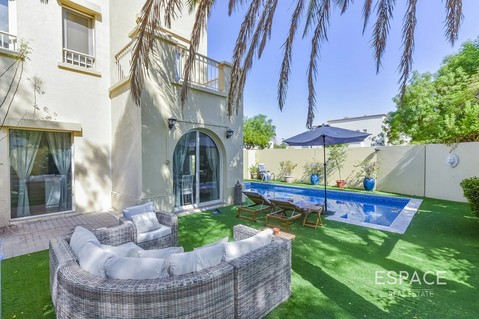 PropertiesGalleryCamera