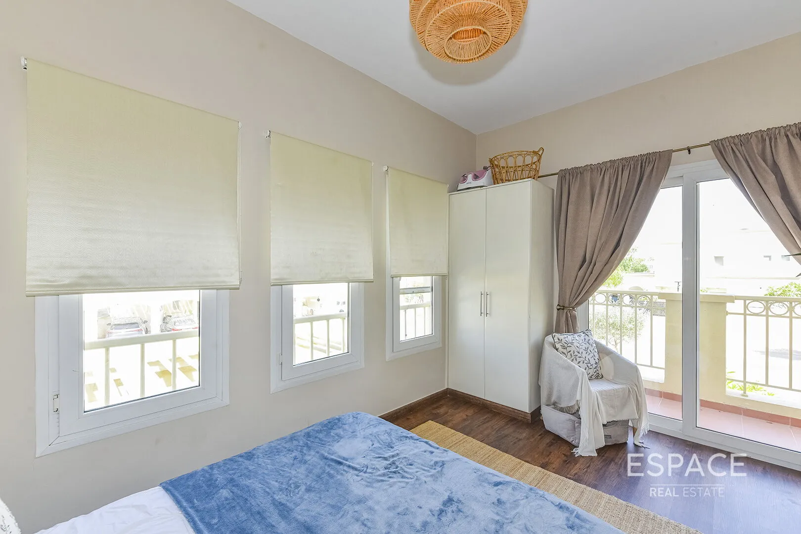 PropertiesGalleryCamera