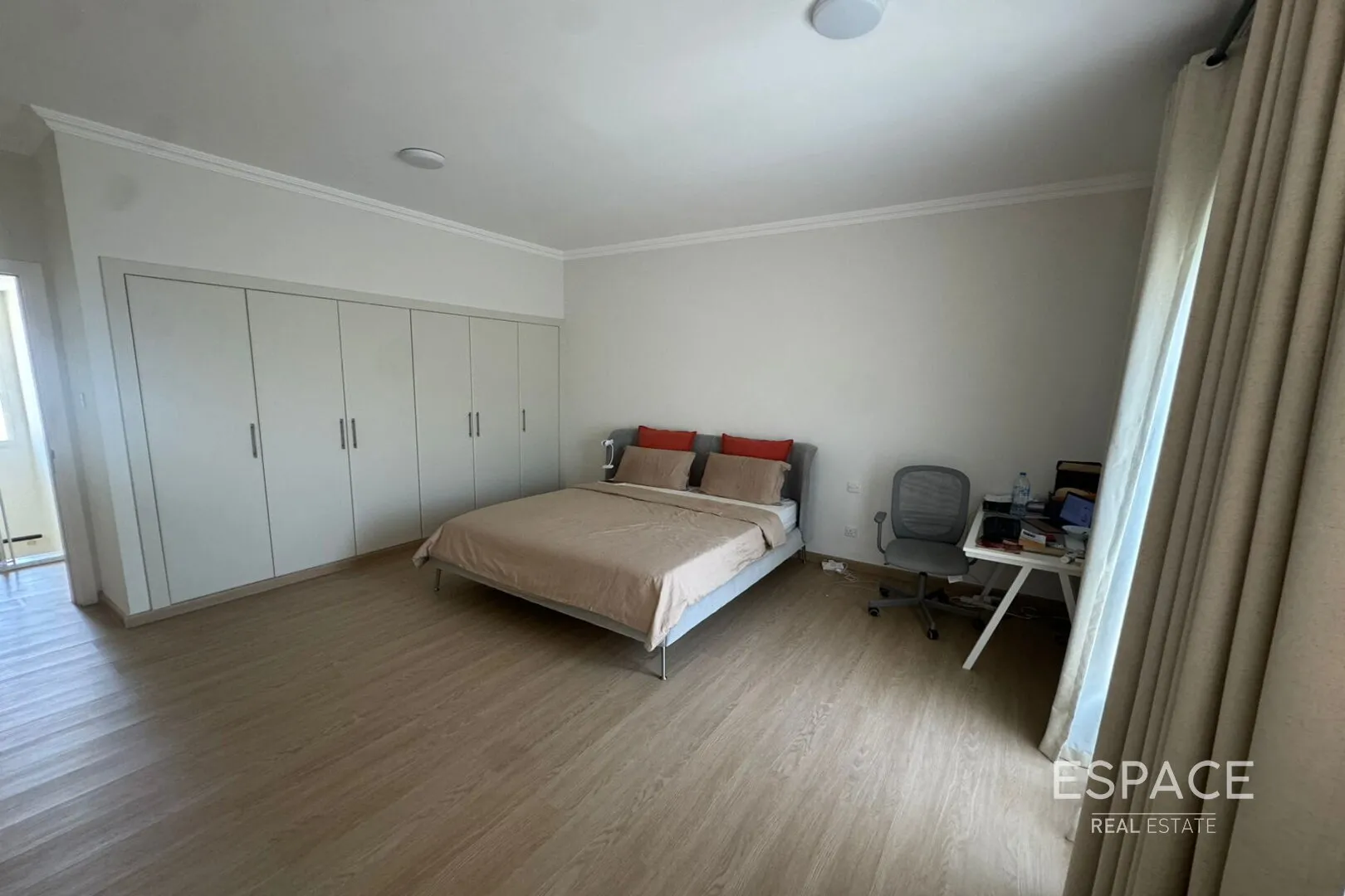 PropertiesGalleryCamera