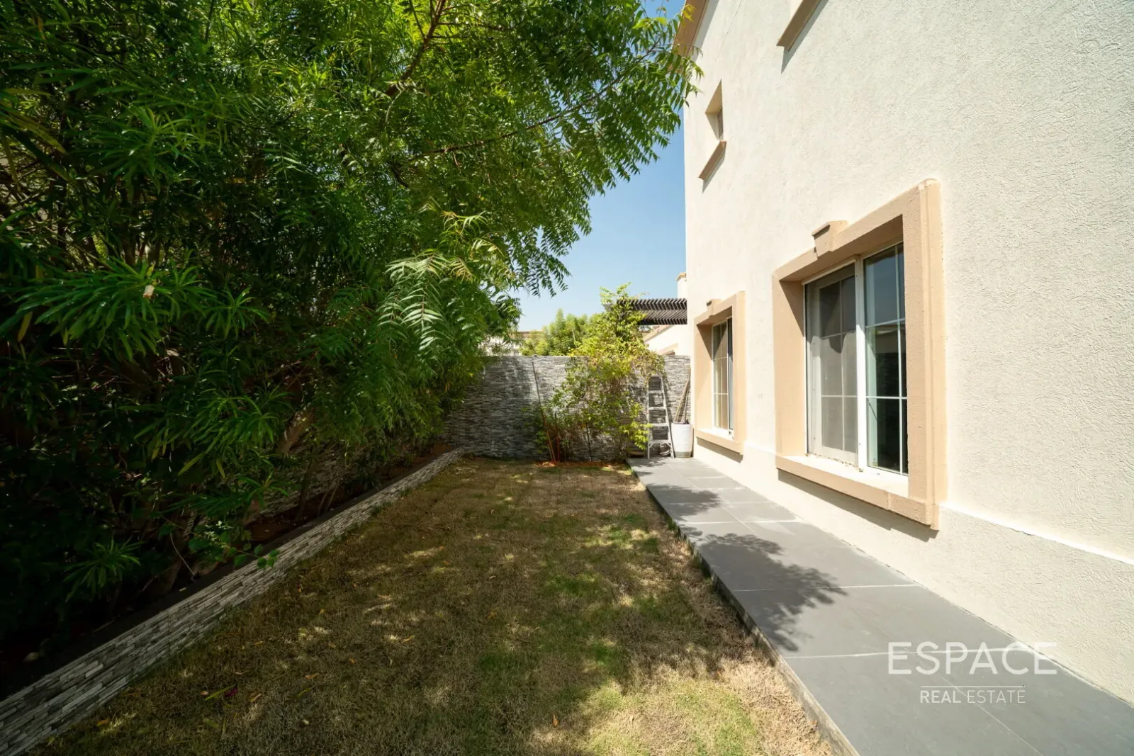 PropertiesGalleryCamera