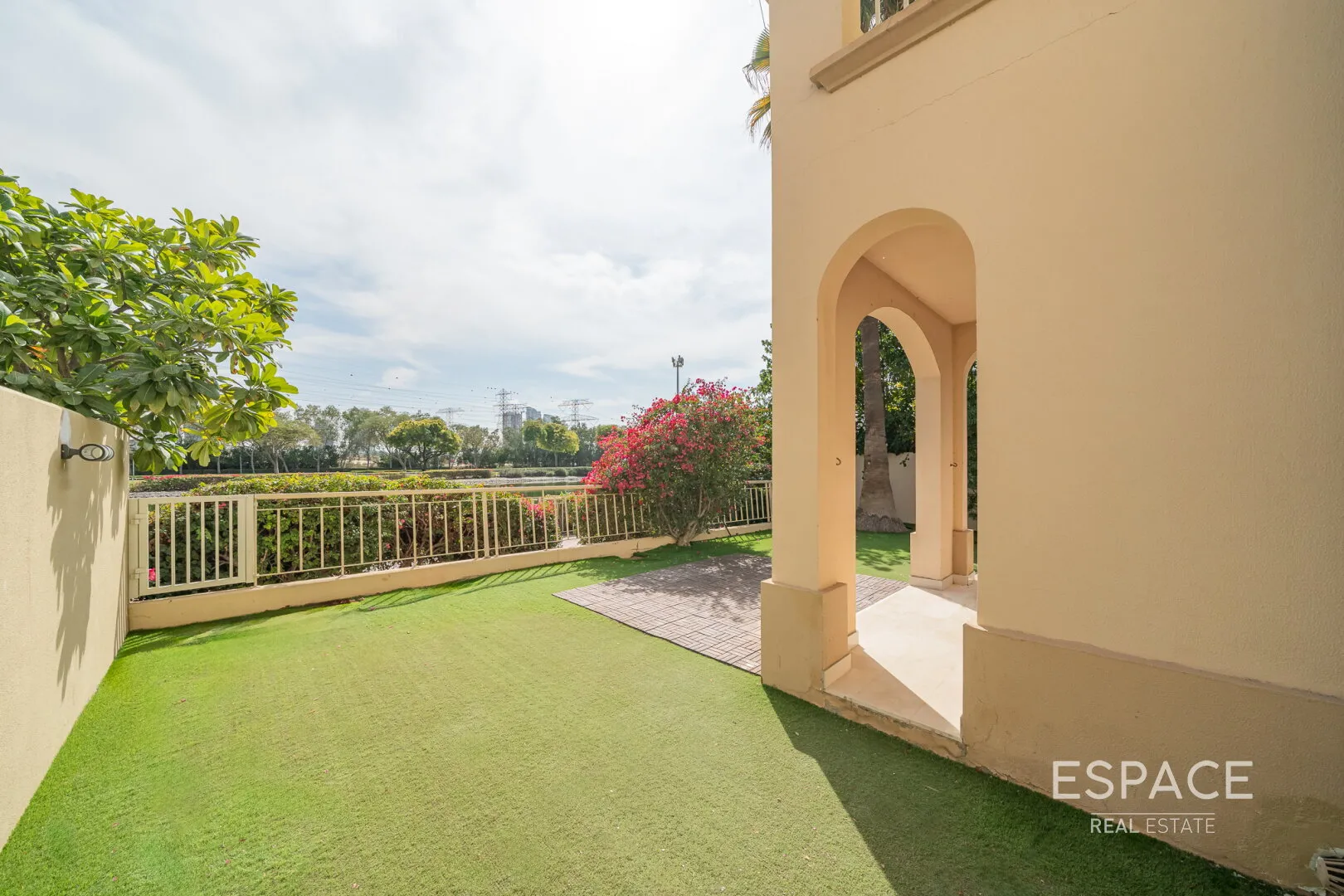 PropertiesGalleryCamera