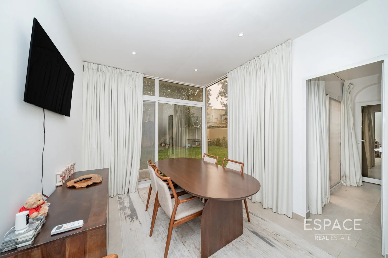 single static gallery