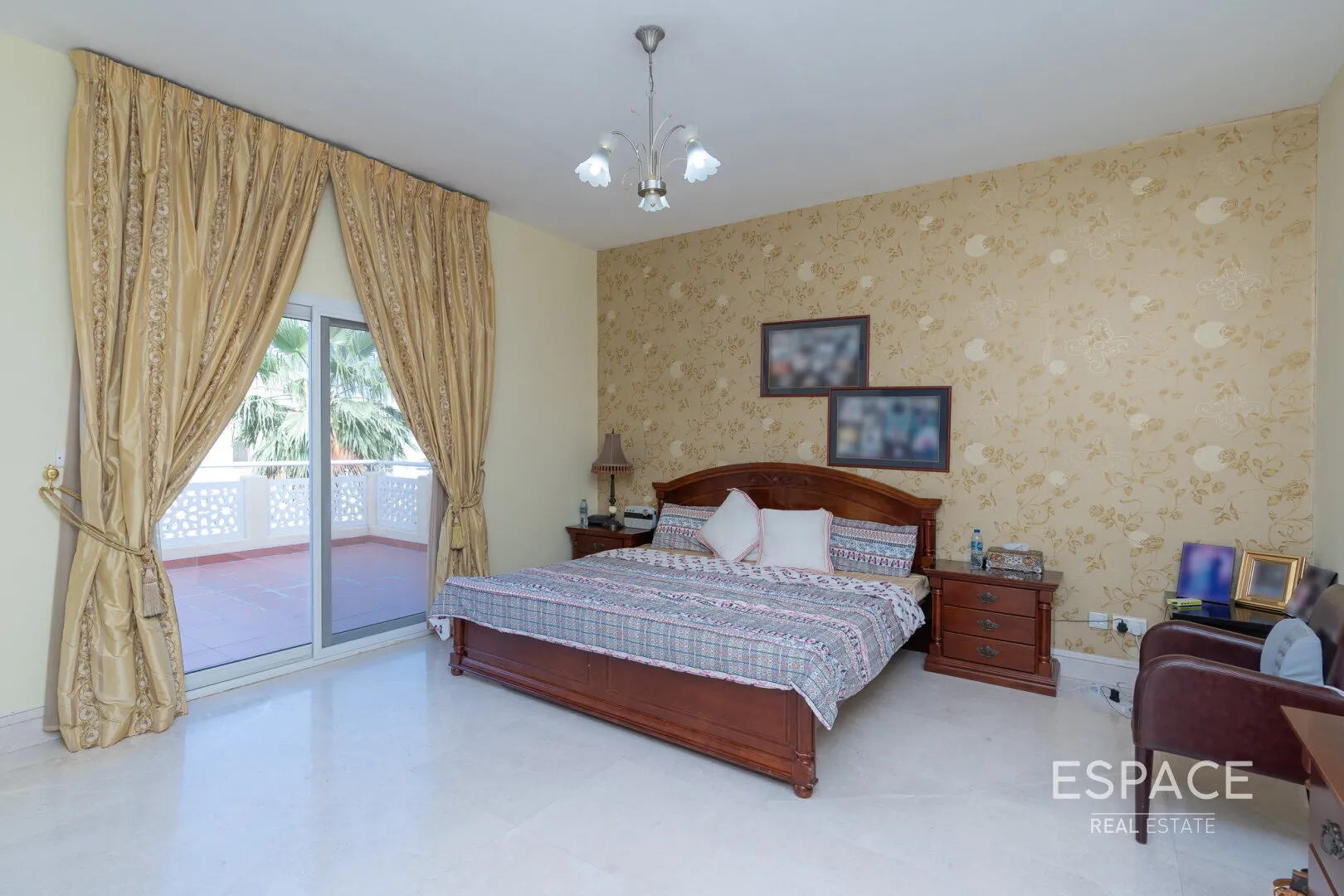 PropertiesGalleryCamera