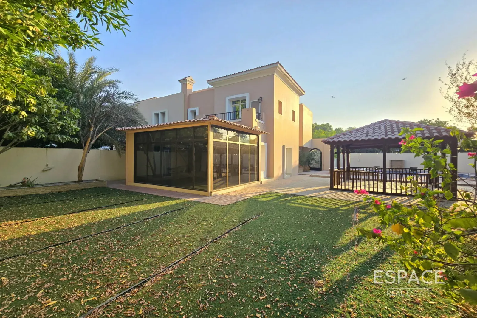 PropertiesGalleryCamera