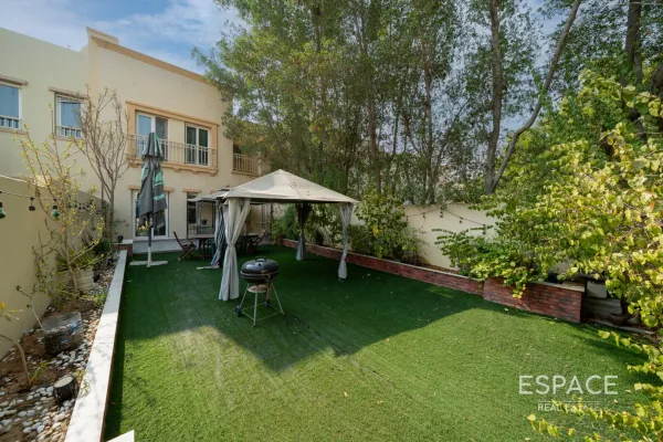 Springs 10, Springs, Dubai - Espace