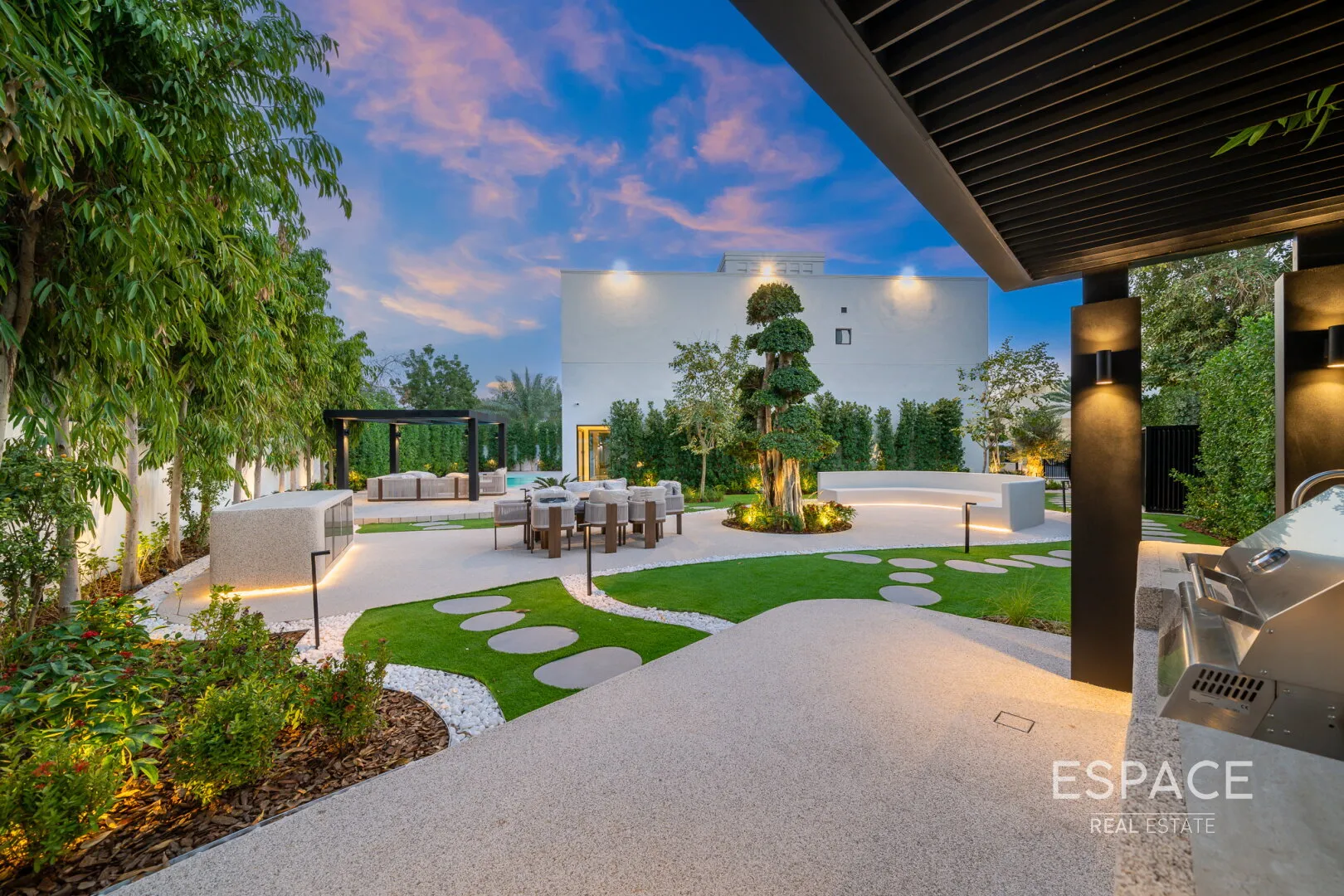 PropertiesGalleryCamera