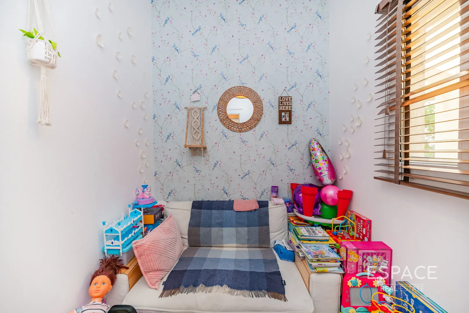 PropertiesGalleryCamera