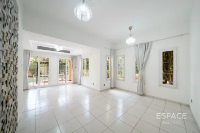 Springs 12, Springs, Dubai - Espace