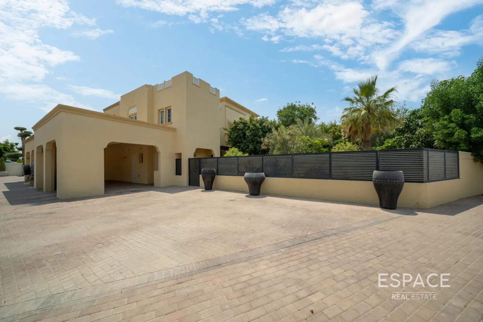 PropertiesGalleryCamera