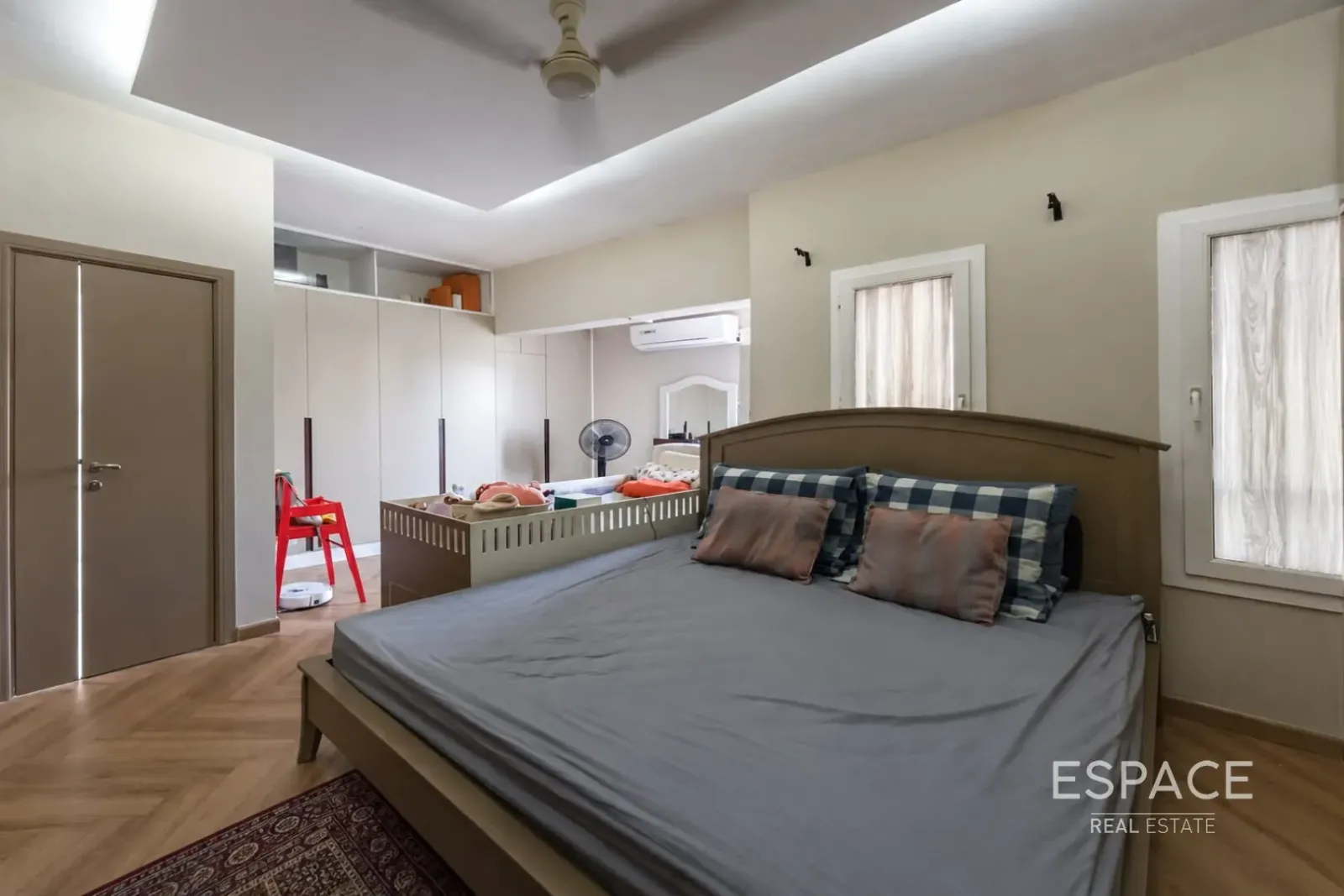 PropertiesGalleryCamera